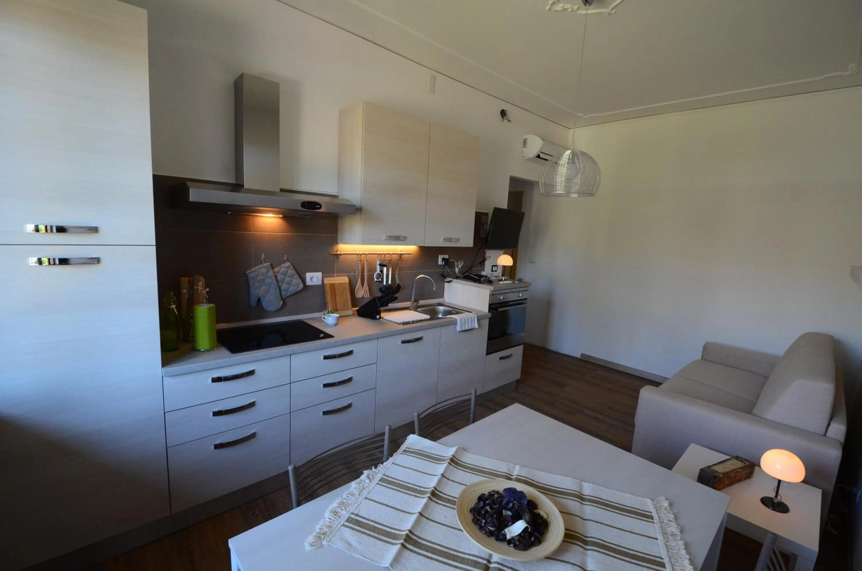 Kitchen or kitchenette in B&B La Grola