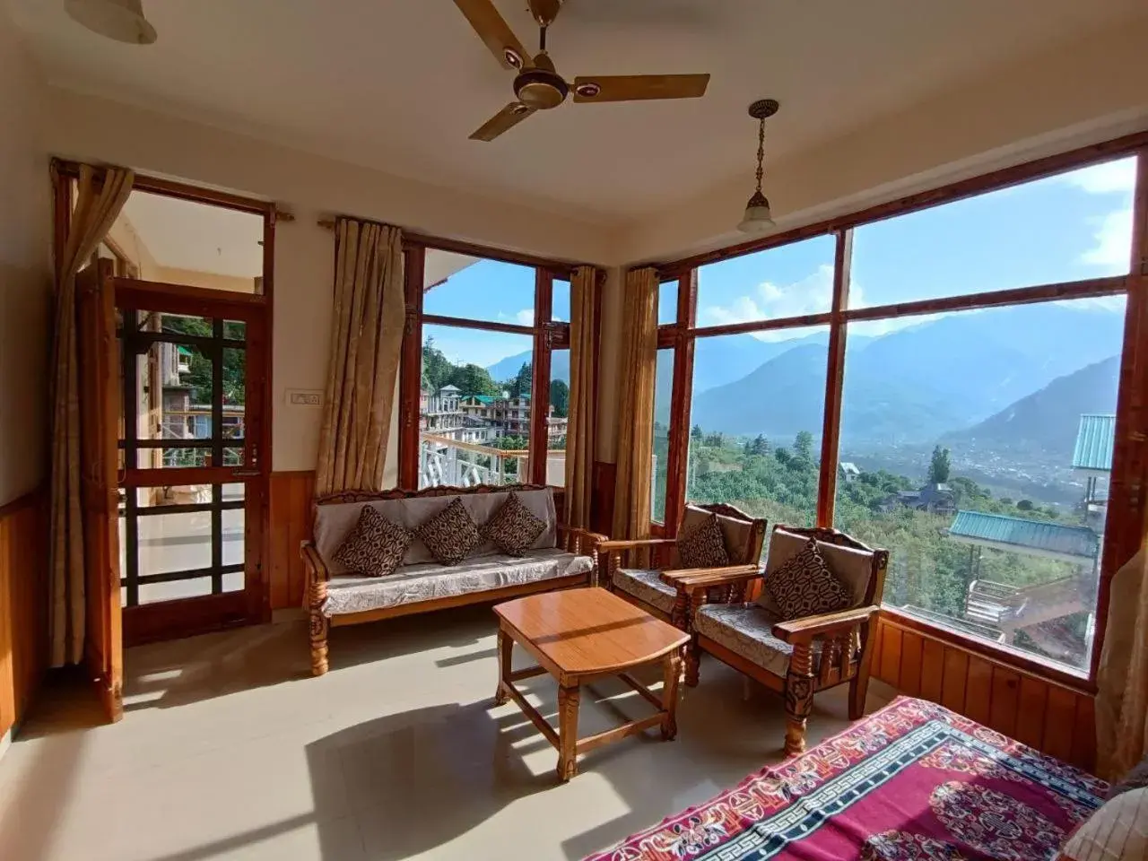 Malis Apple Lodge homestay Malis Apple Lodge homestay