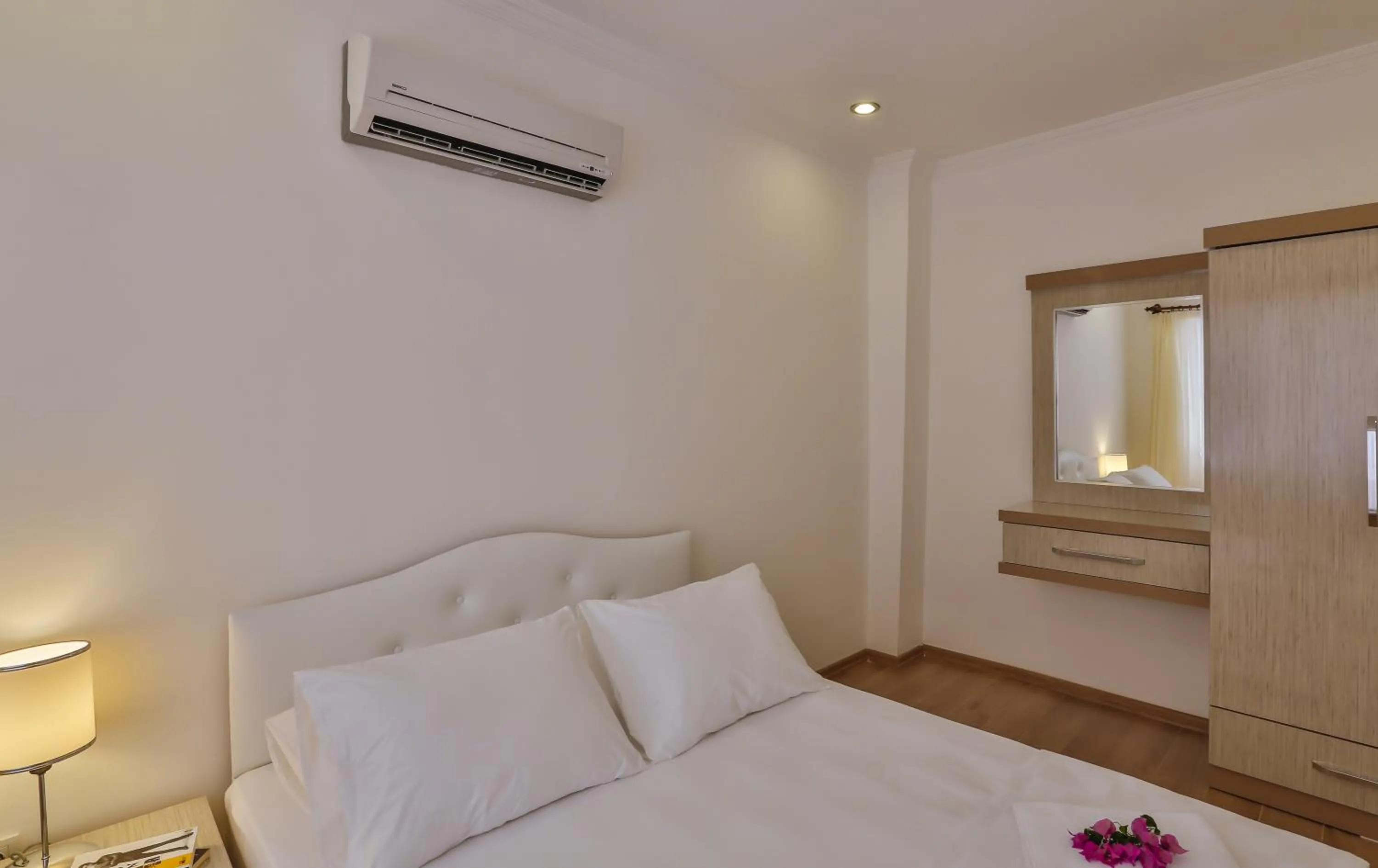 Photo of the whole room, Bed in Bossa Nova Apart Hotel