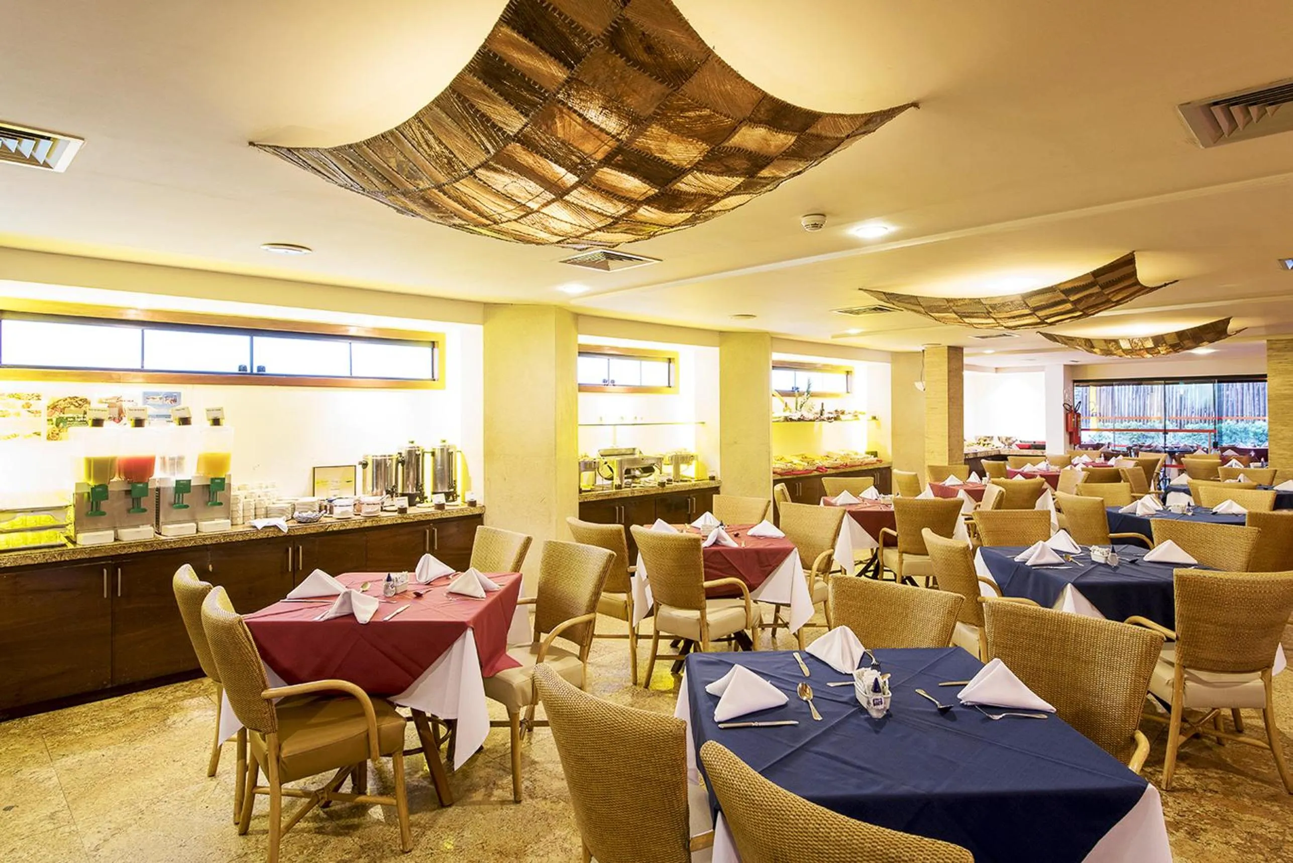 Restaurant/places to eat in Pontalmar Praia Hotel