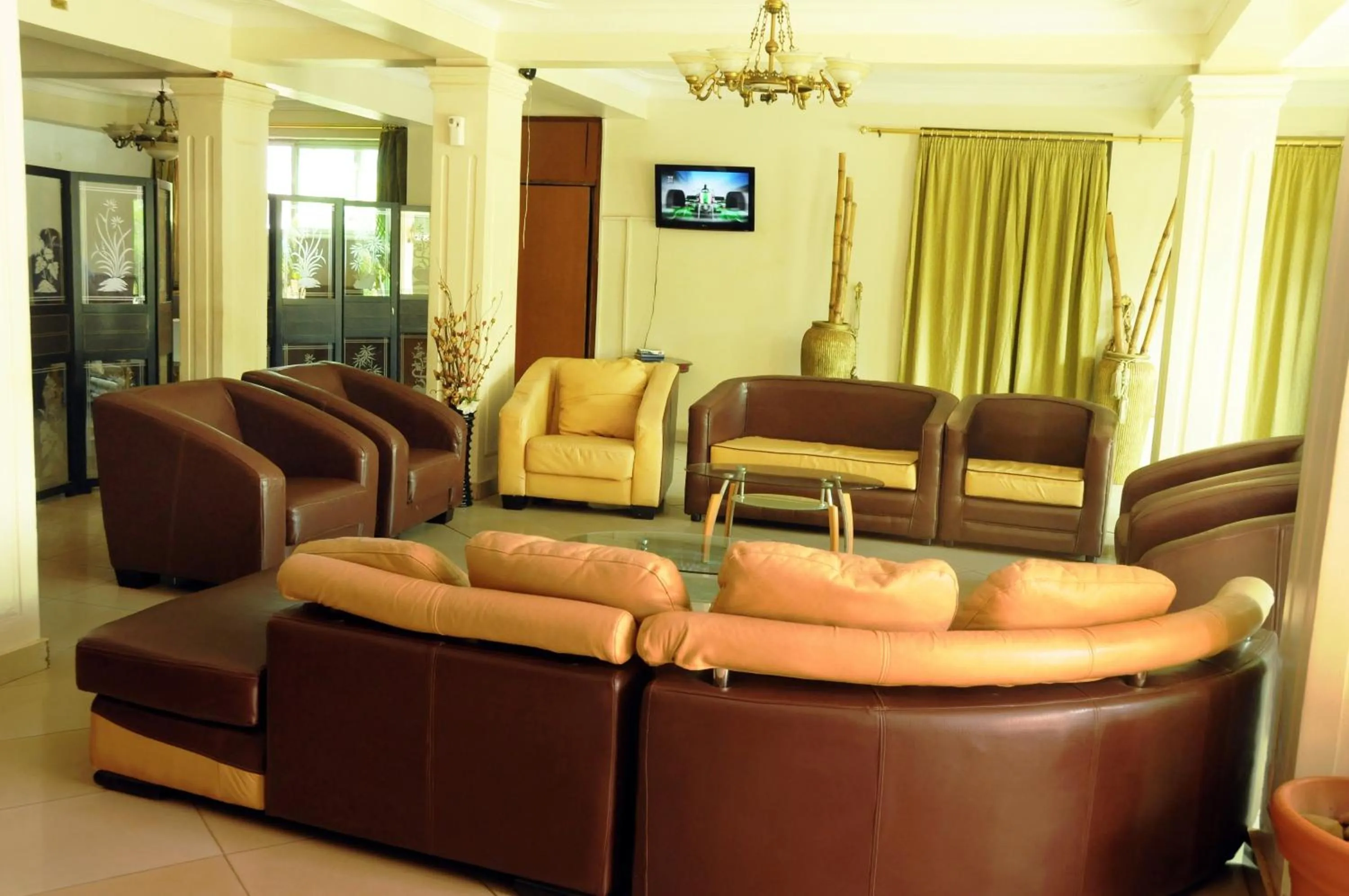 Lounge or bar in Emerald Hotel Kampala