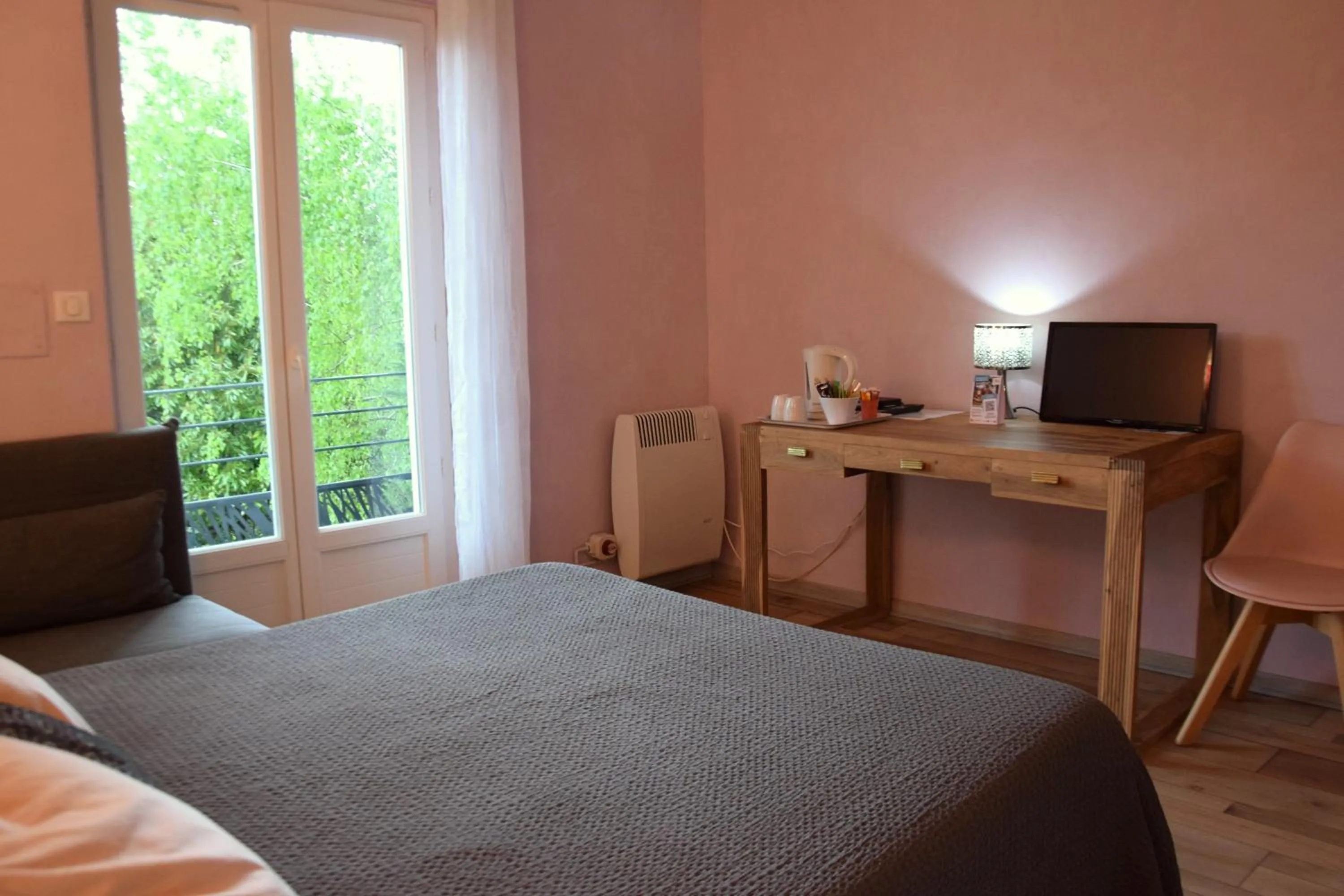 TV and multimedia, Bed in Chambres d'Hôtes L'Orée des Bois