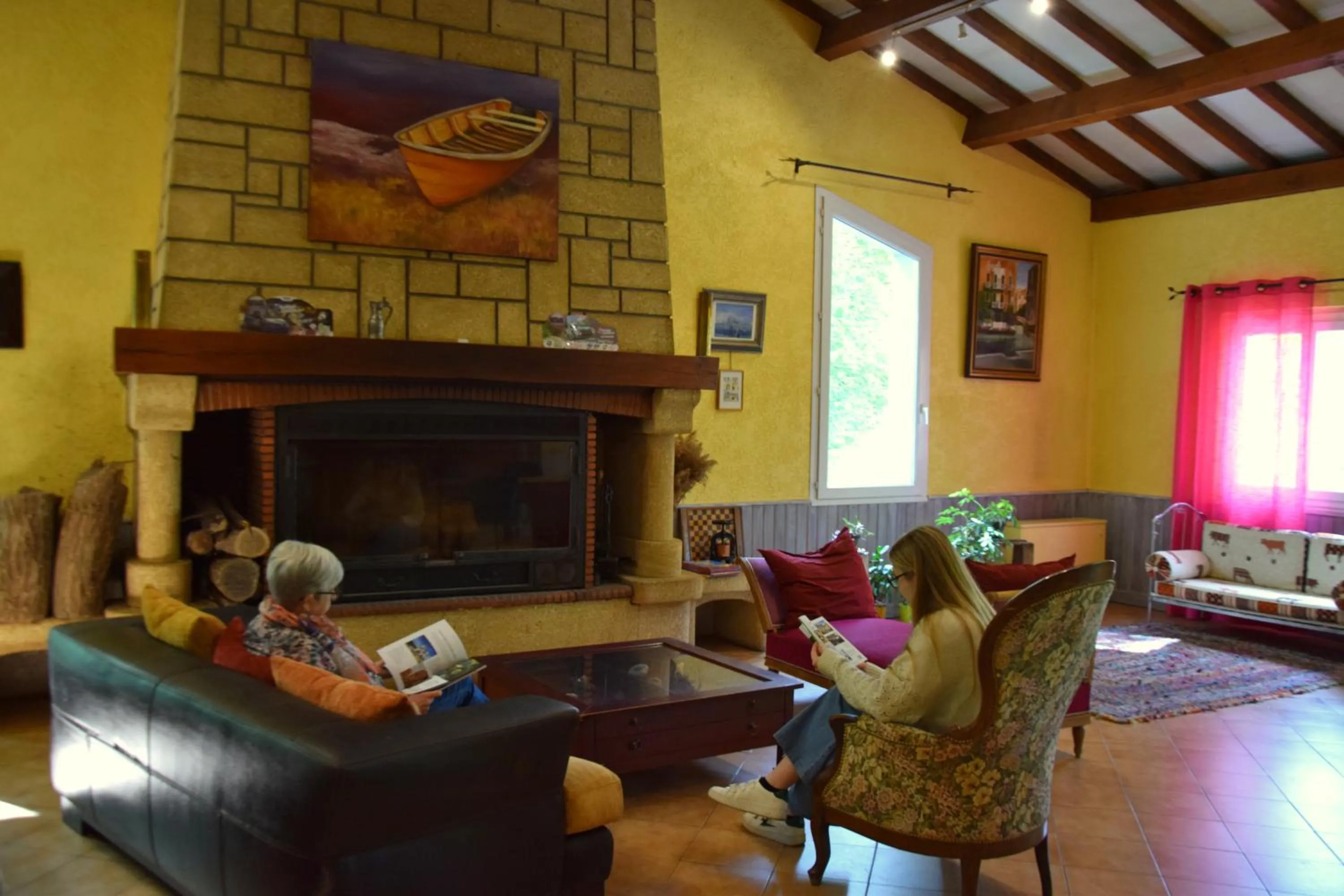 Living room in Chambres d'Hôtes L'Orée des Bois