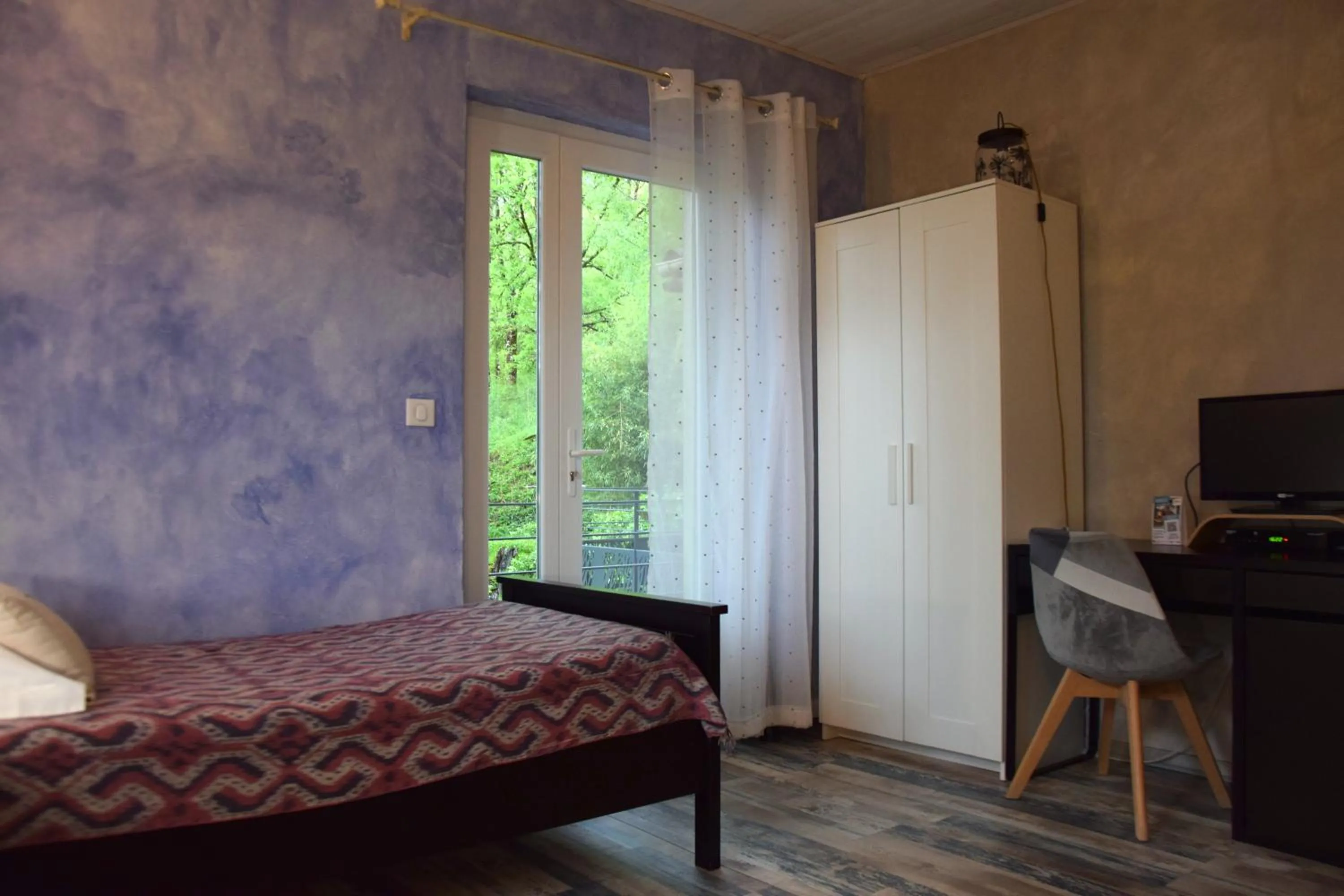 TV and multimedia, Bed in Chambres d'Hôtes L'Orée des Bois
