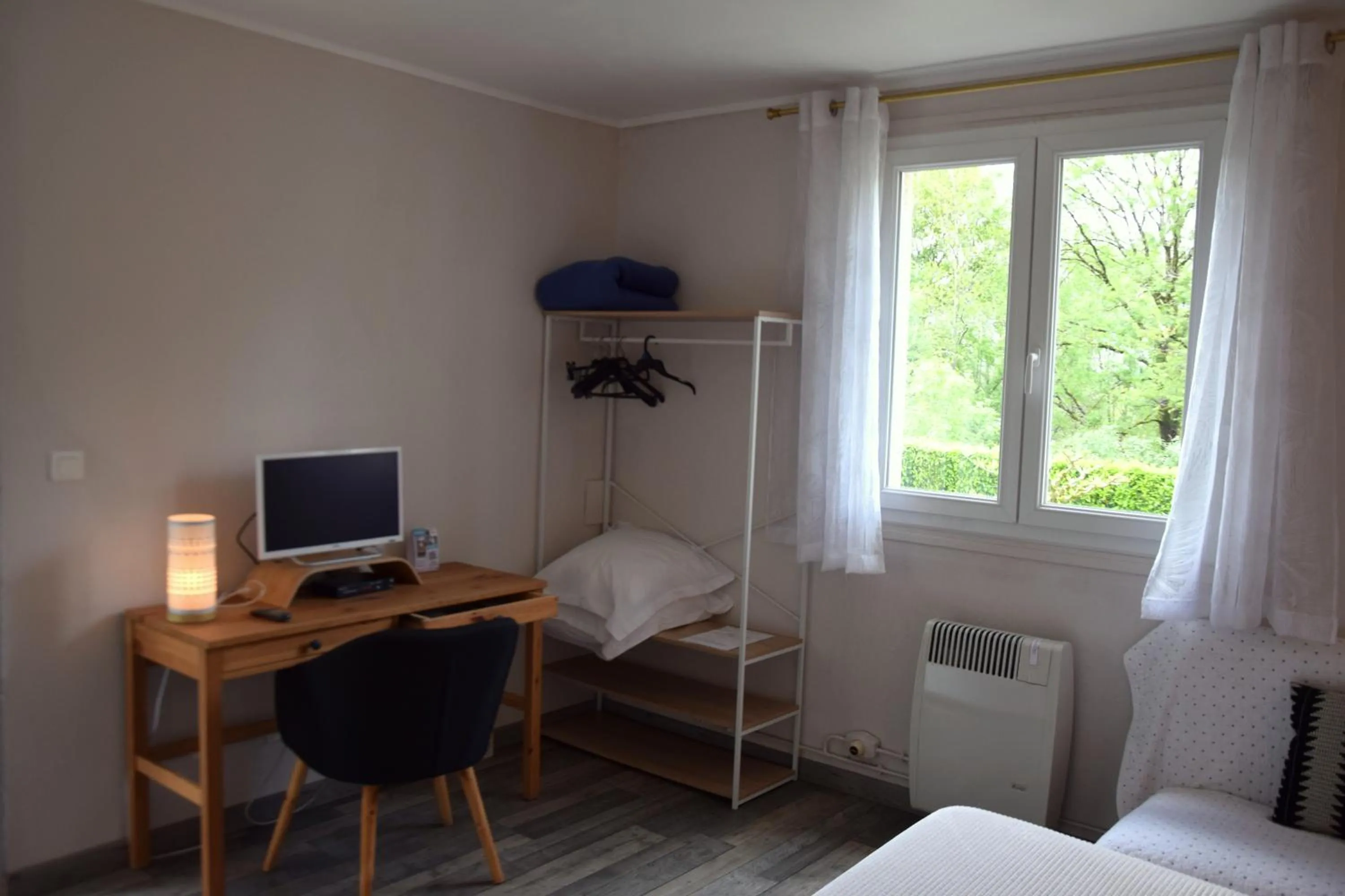 TV and multimedia, Bed in Chambres d'Hôtes L'Orée des Bois