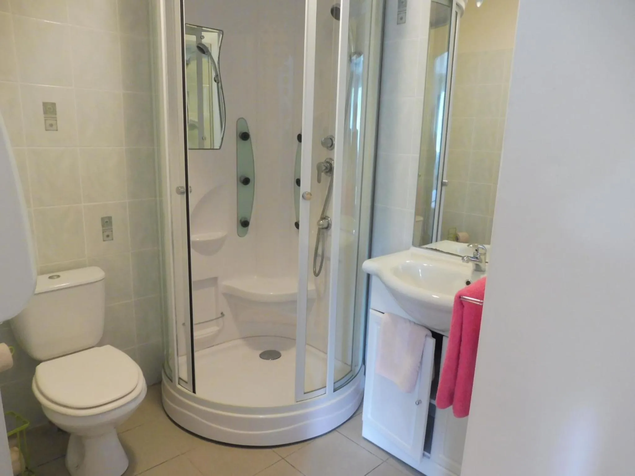 Bathroom in Chambres d'Hôtes L'Orée des Bois