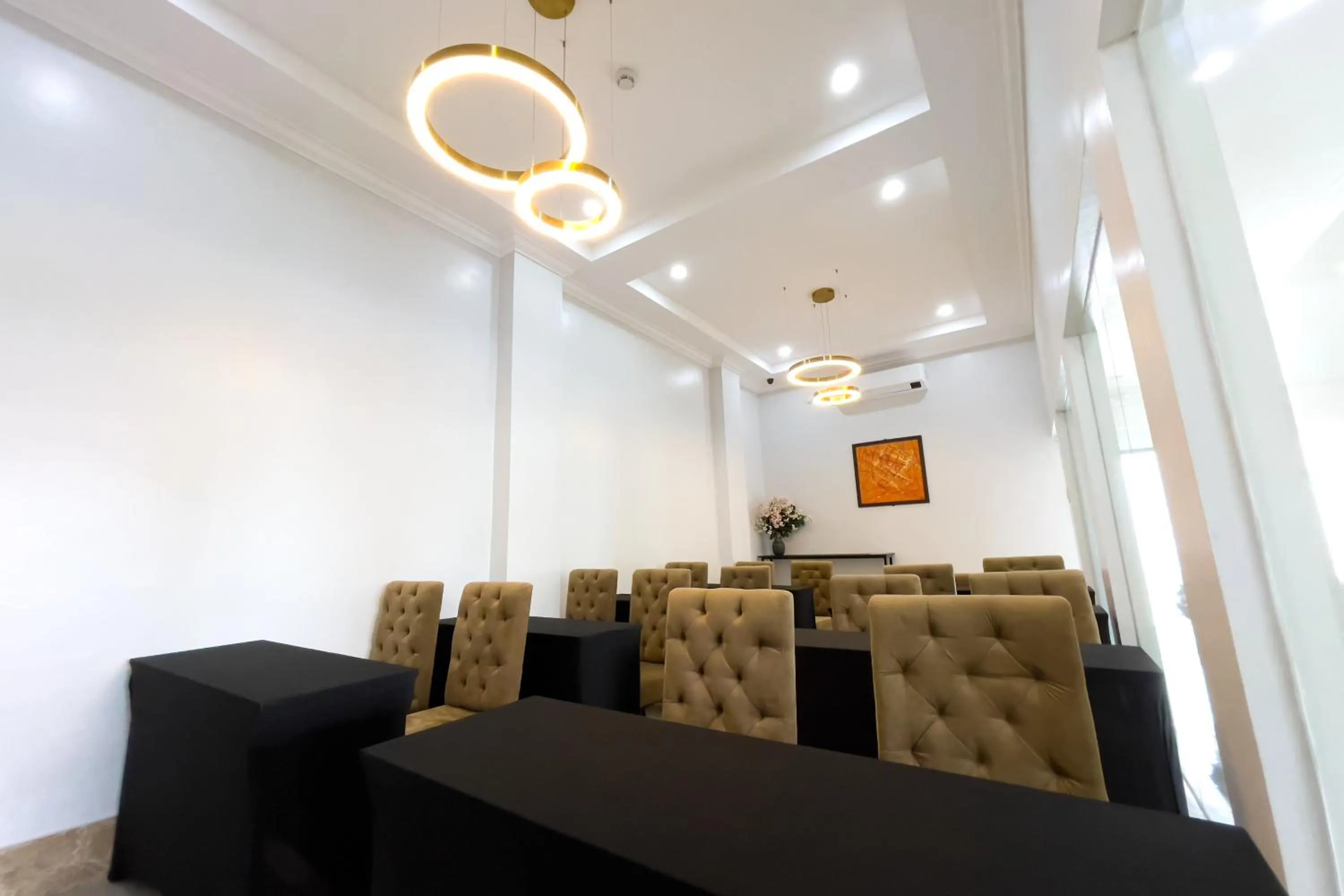 B Hotels Angeles City