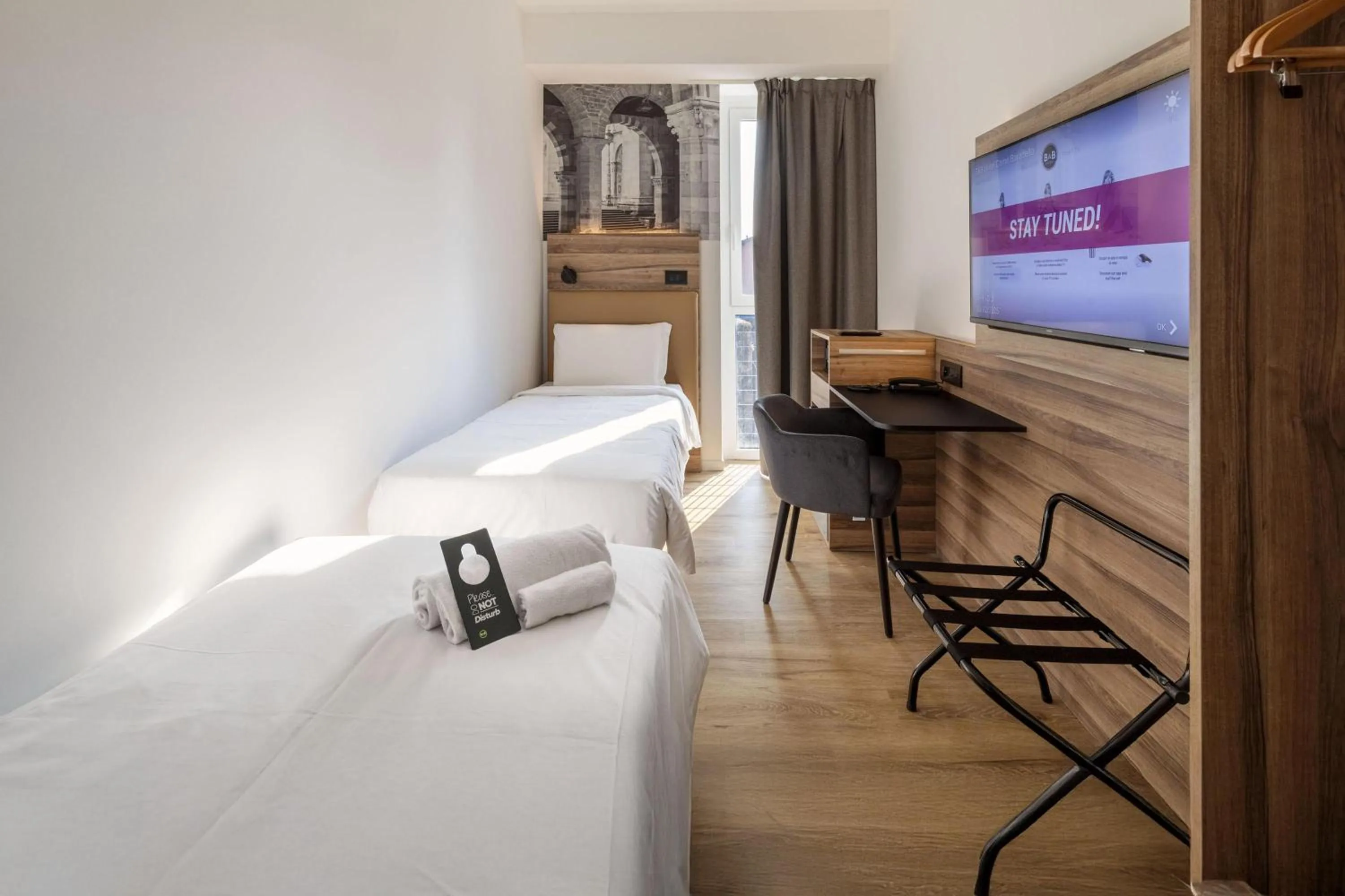 Photo of the whole room, Bed in B&B HOTEL Como Baradello