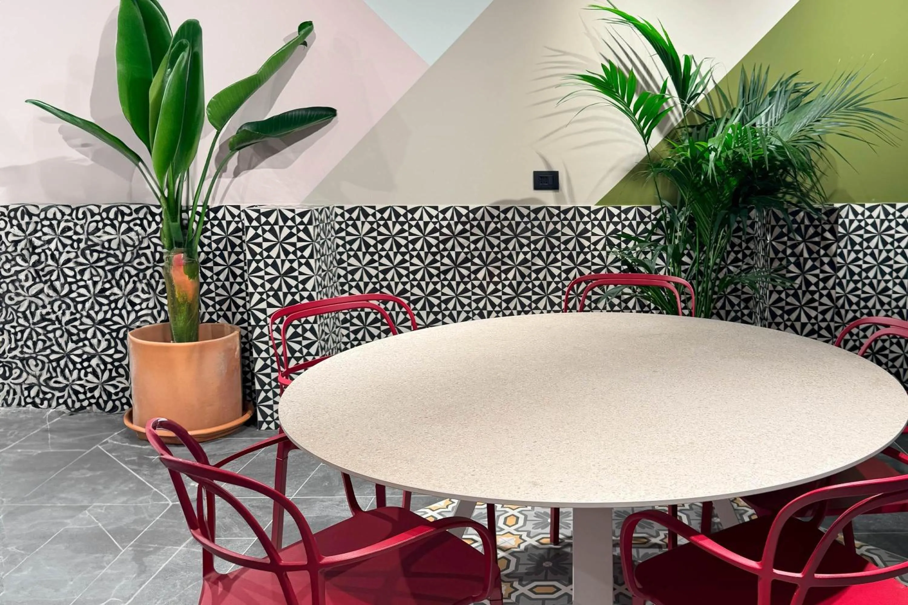 Lobby or reception in B&B HOTEL Como Baradello