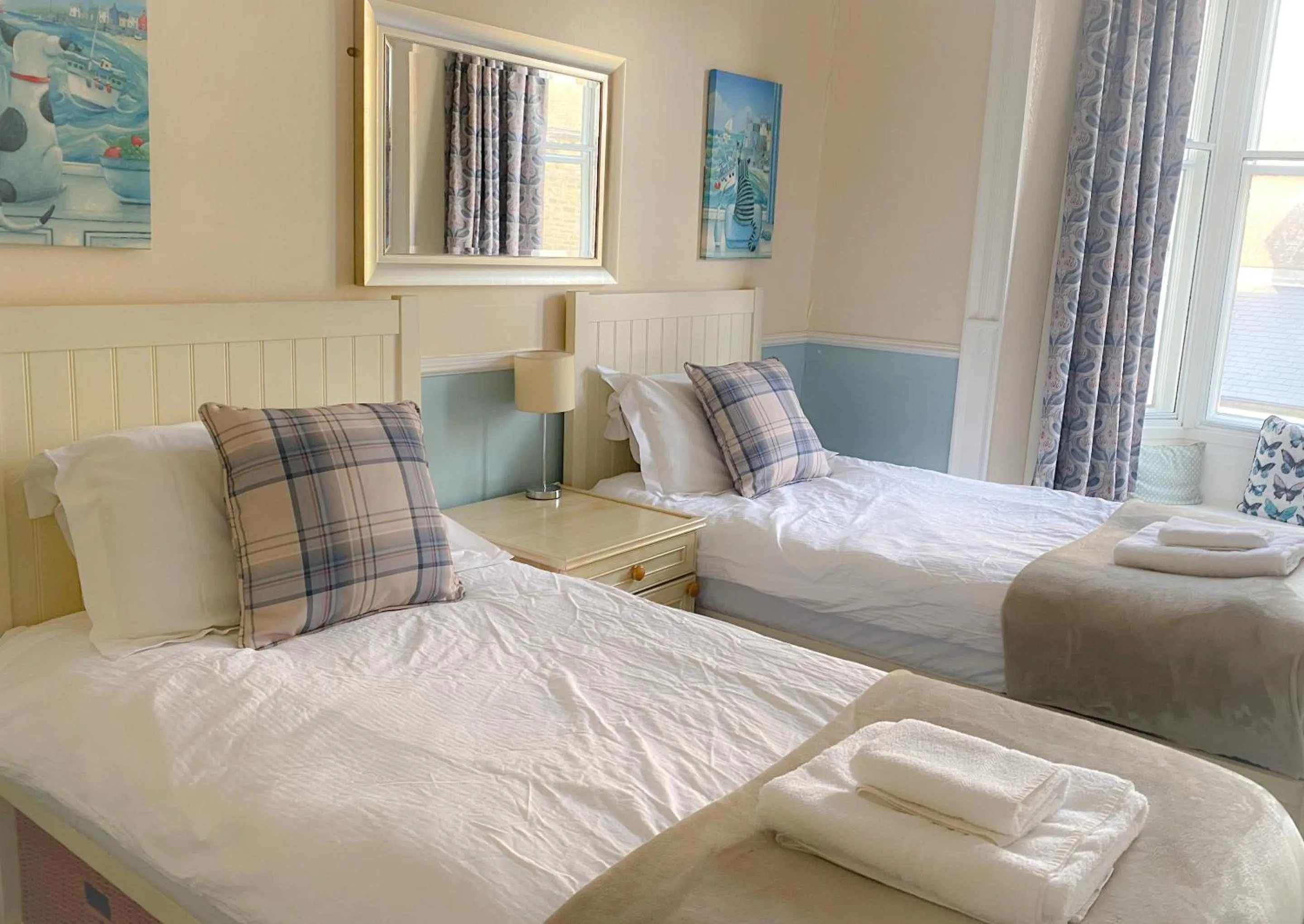 Bedroom, Bed in The Tavern - Steakhouse and Lodge