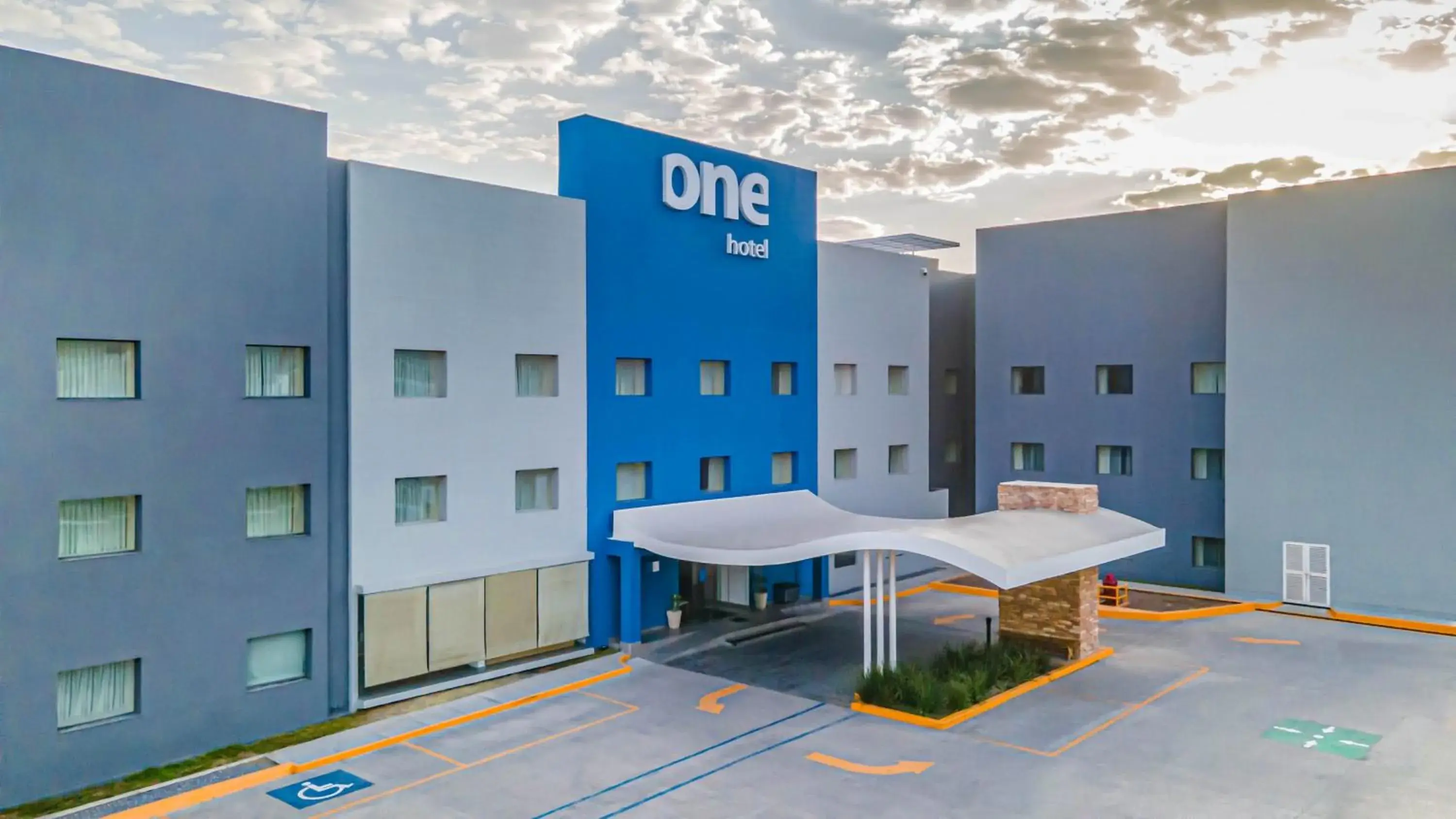 Property building in One Saltillo Aeropuerto Property building in One Saltillo Aeropuerto