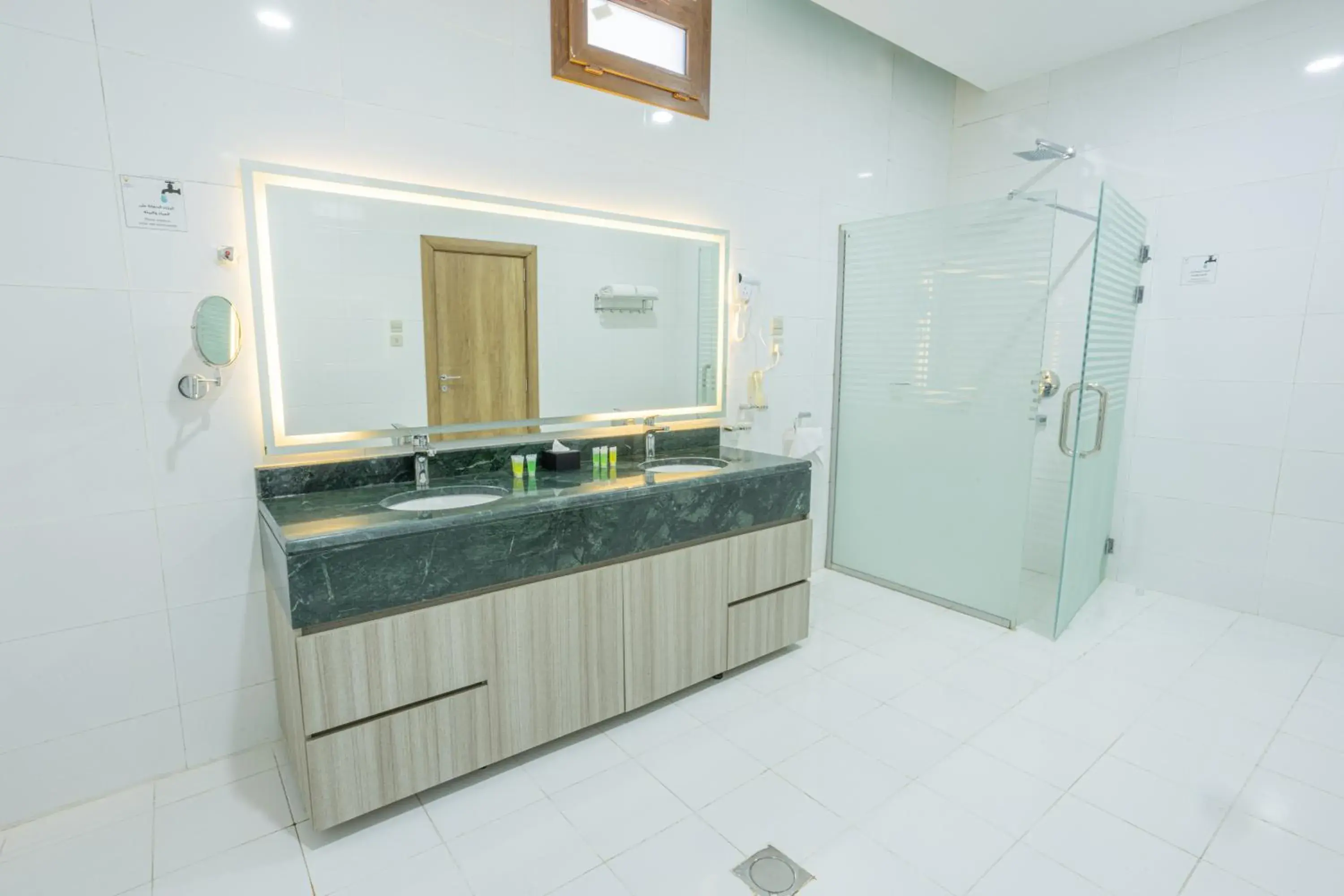 Deluxe Double Room with Balcony in Vista Hotel Tabuk Deluxe Double Room with Balcony in Vista Hotel Tabuk