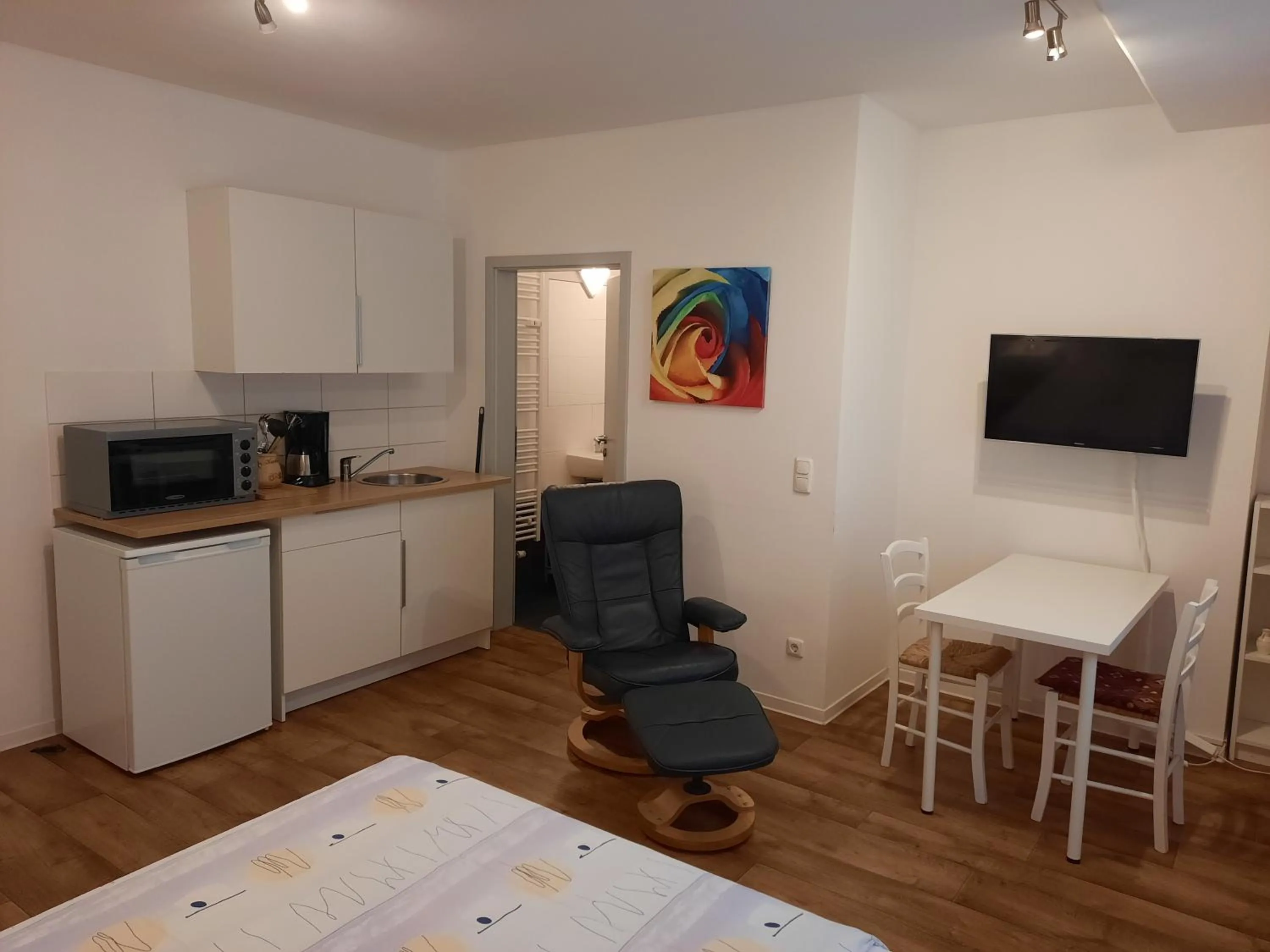 Photo of the whole room in City Apartments Magdeburg