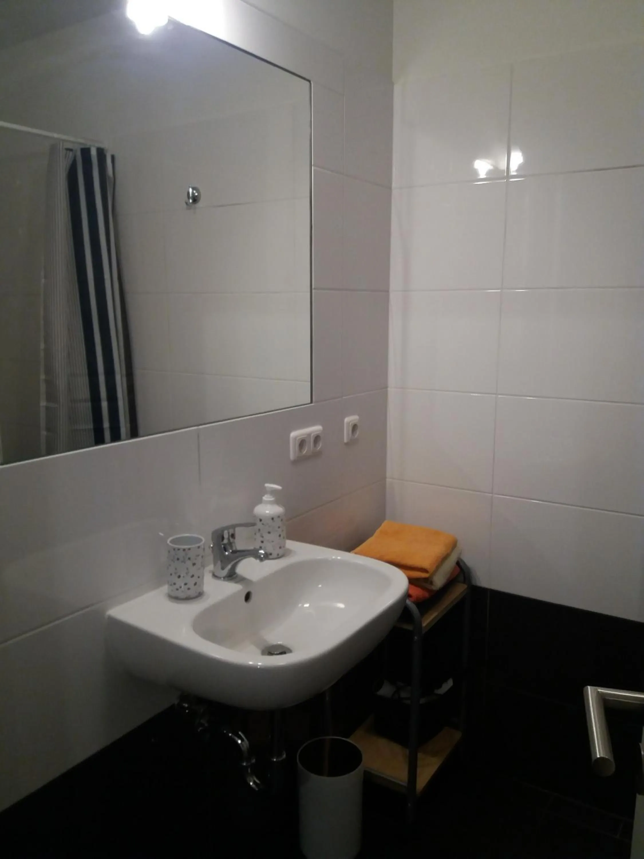Bathroom in City Apartments Magdeburg