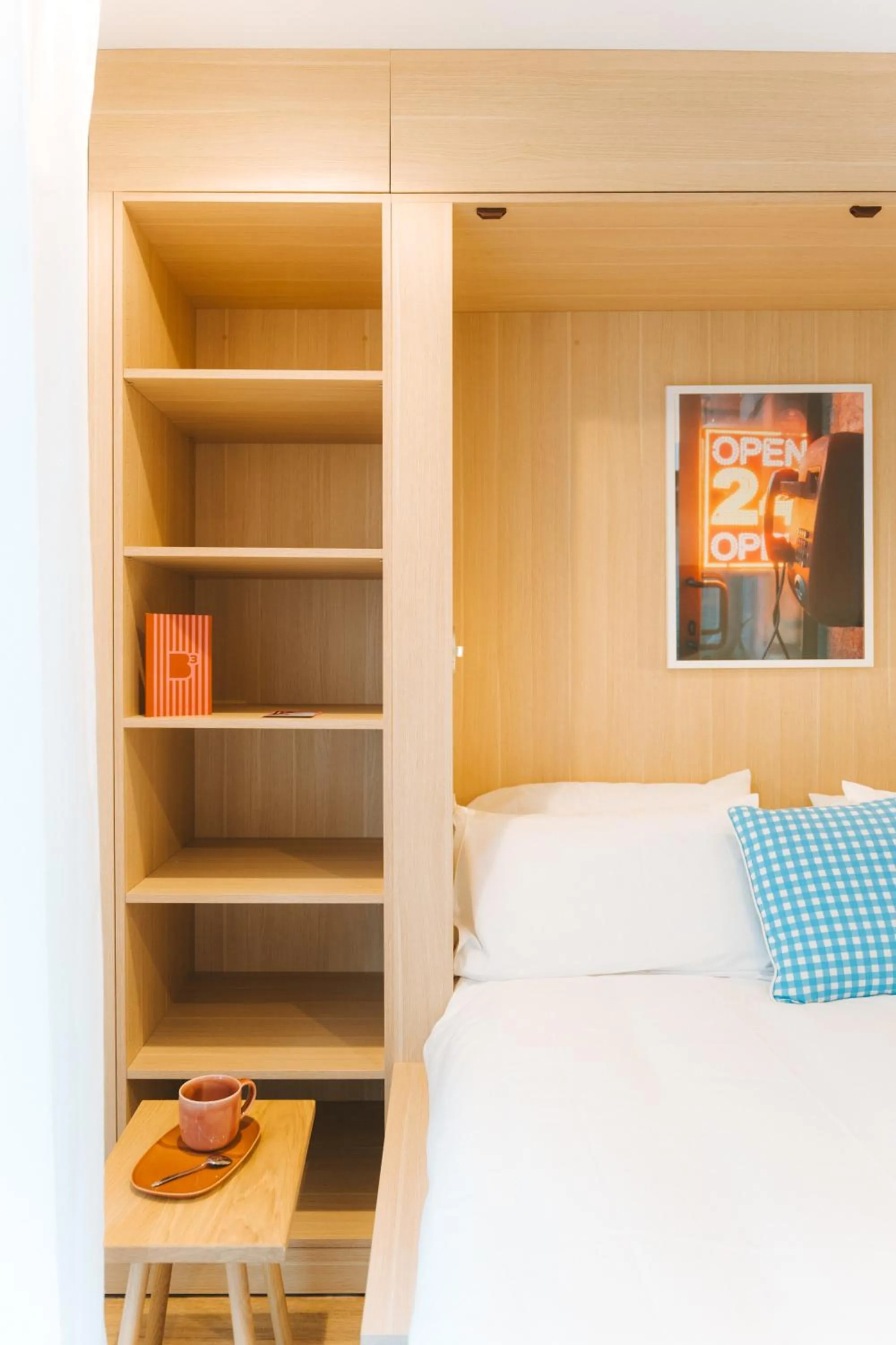 storage, Bed in Bikube Montpellier