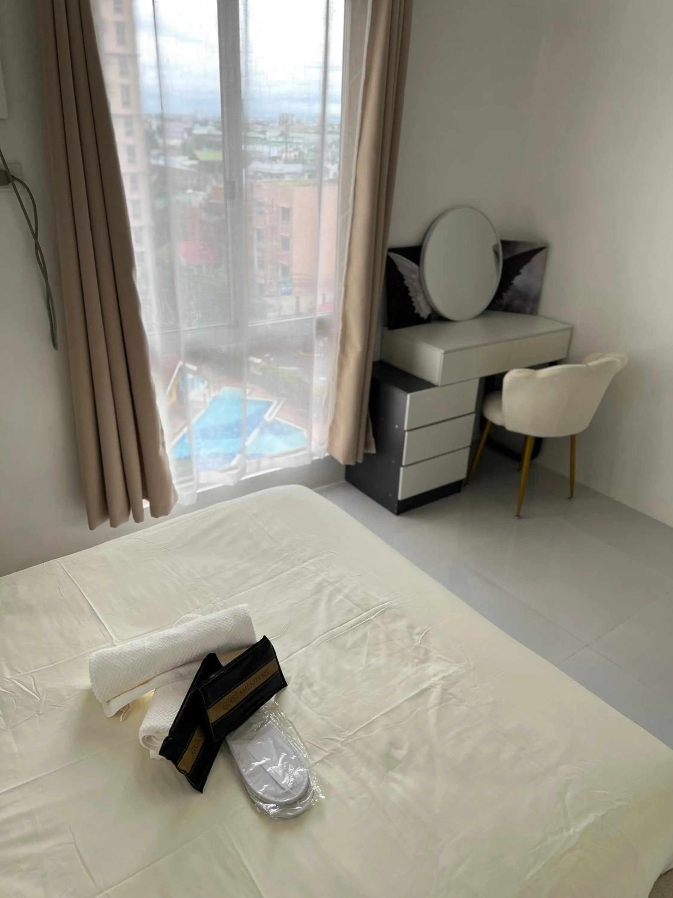 Bed in LUCKY 7 Suites