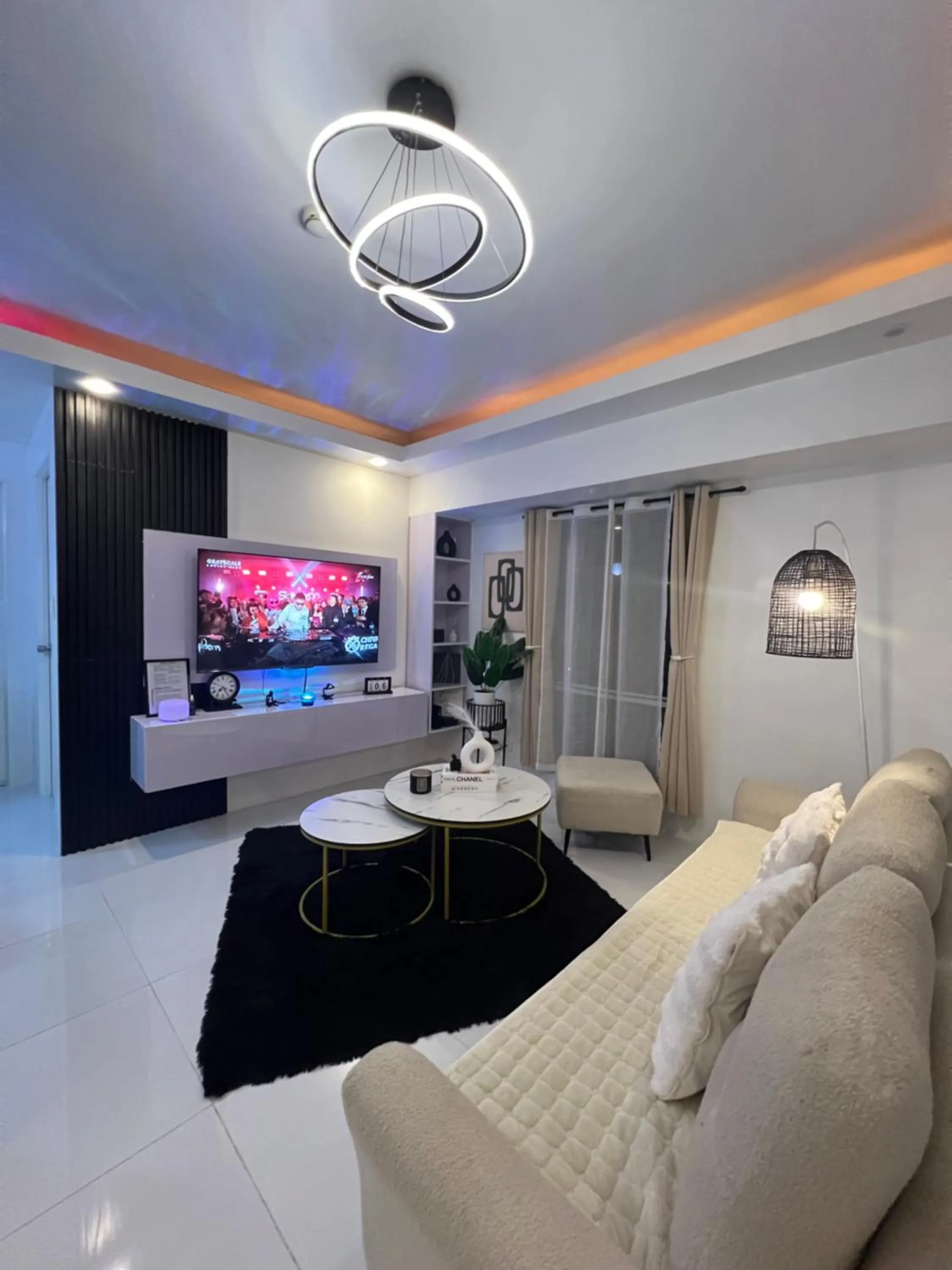 LUCKY 7 Suites