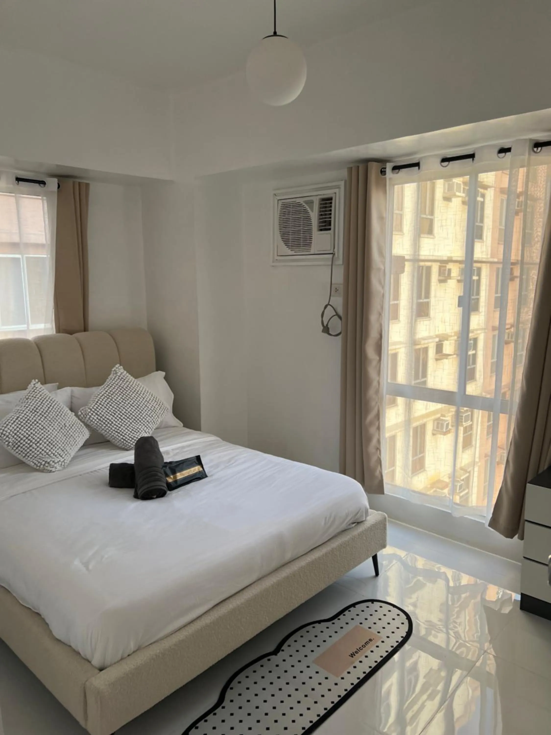Bed in LUCKY 7 Suites