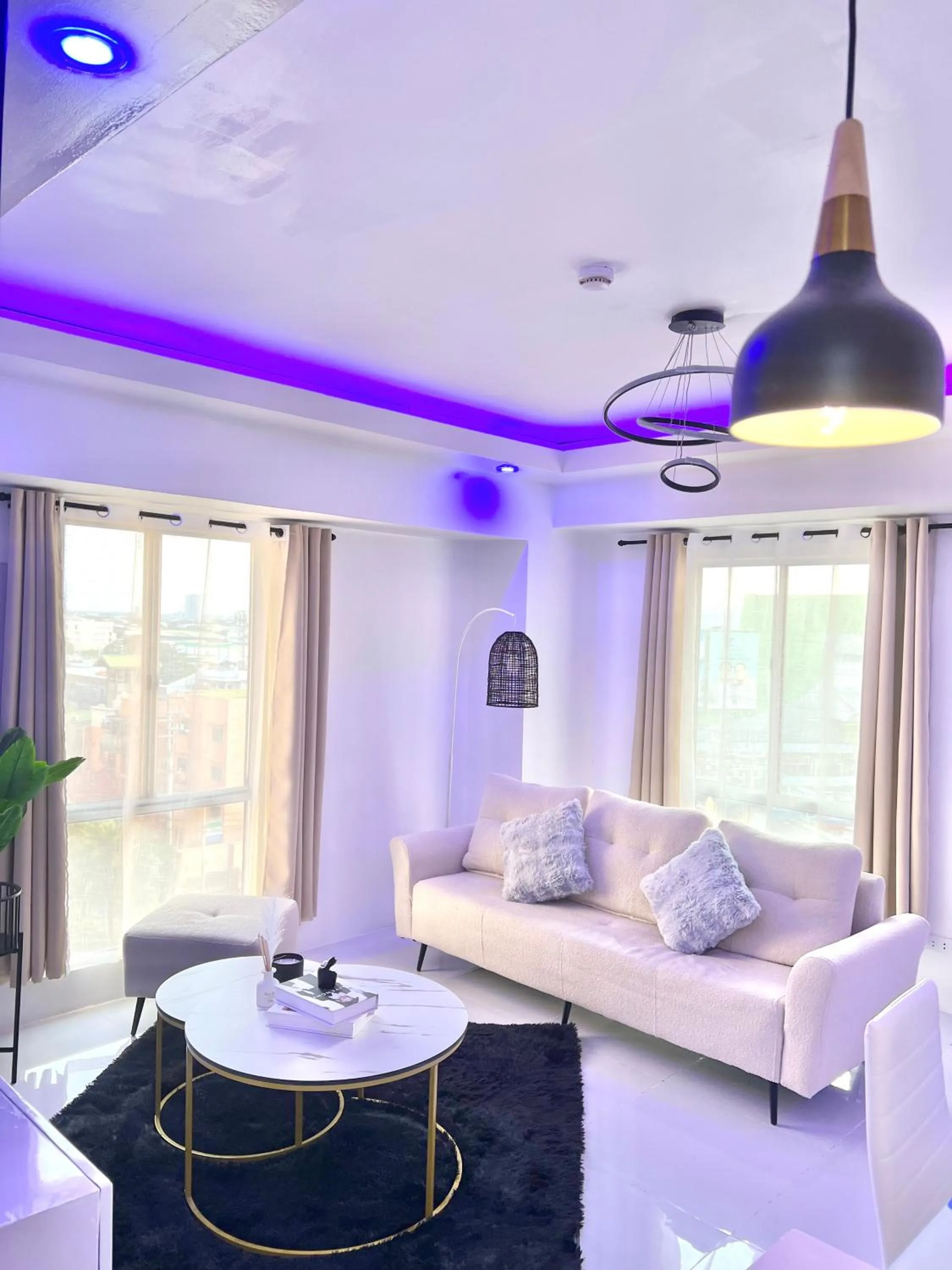 LUCKY 7 Suites