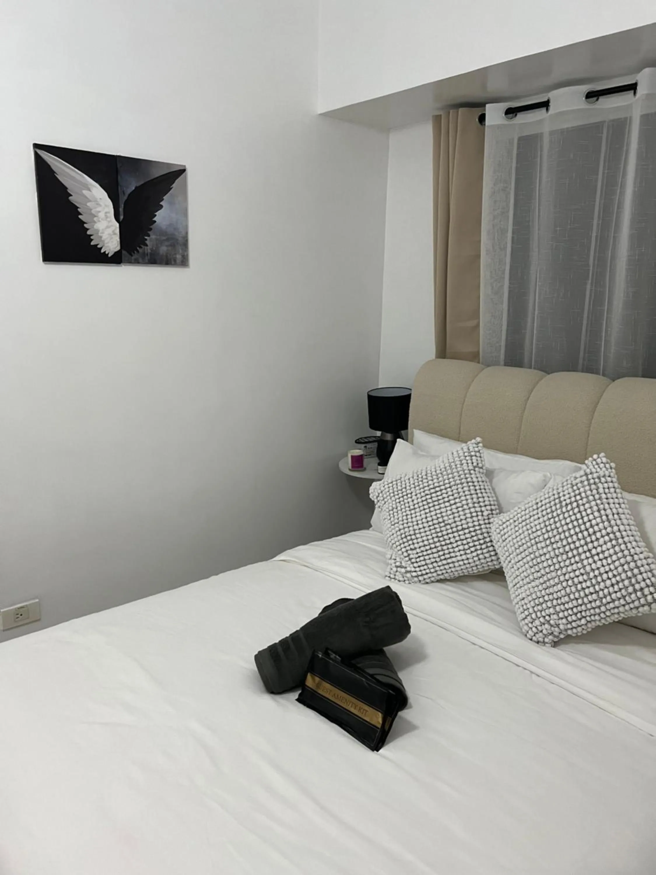 Bed in LUCKY 7 Suites