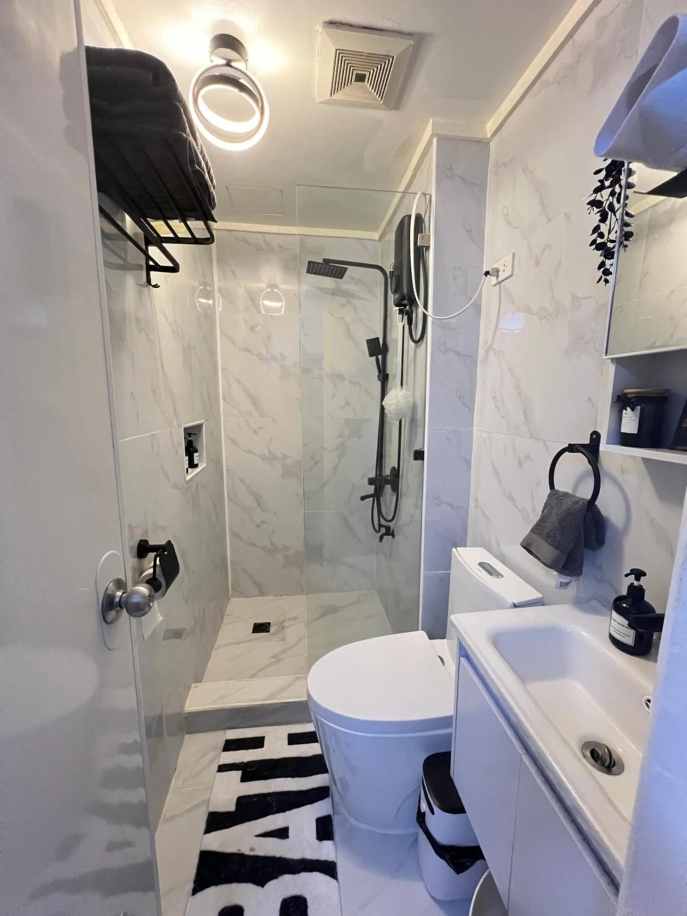 LUCKY 7 Suites