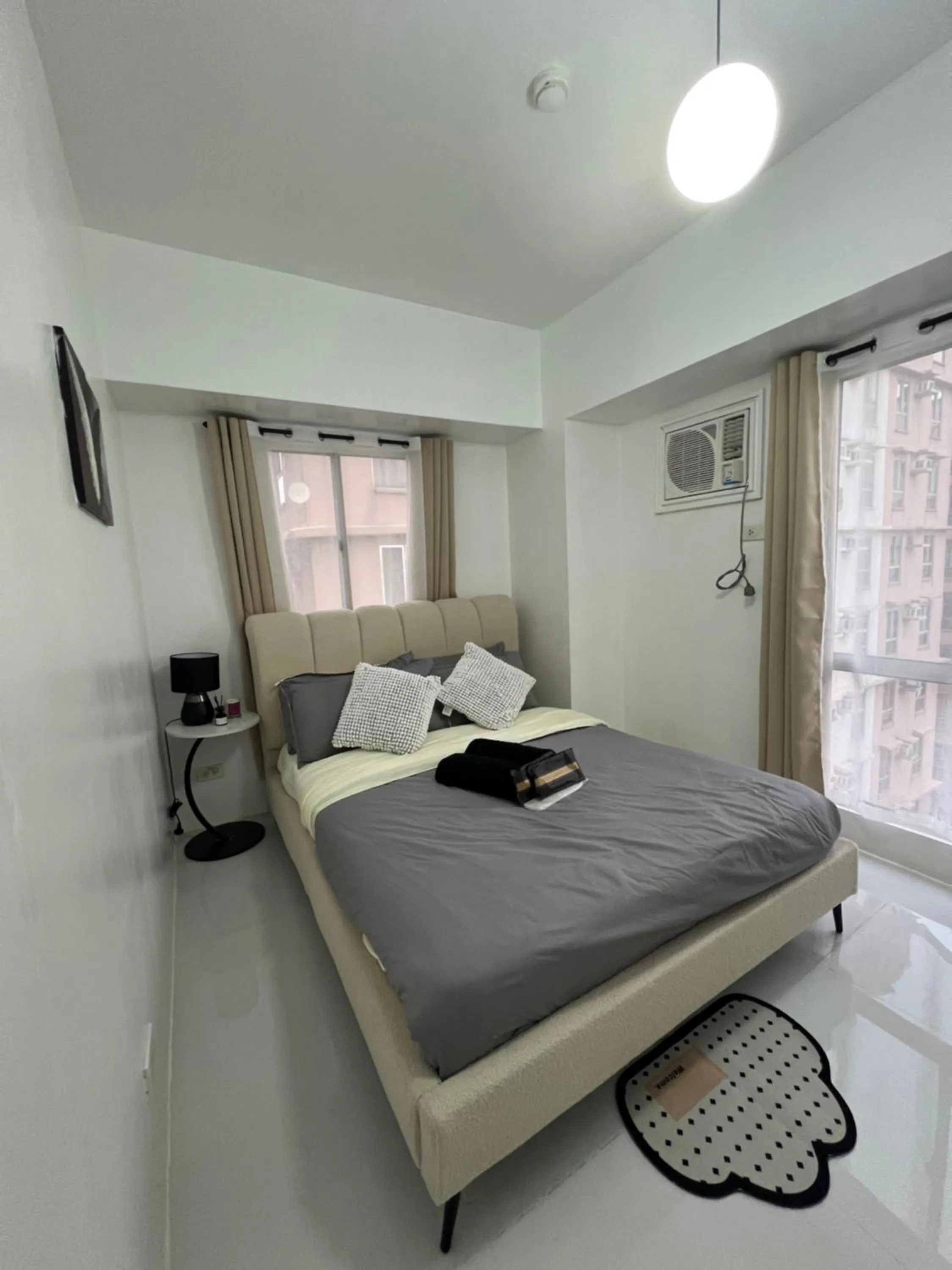 Bed in LUCKY 7 Suites