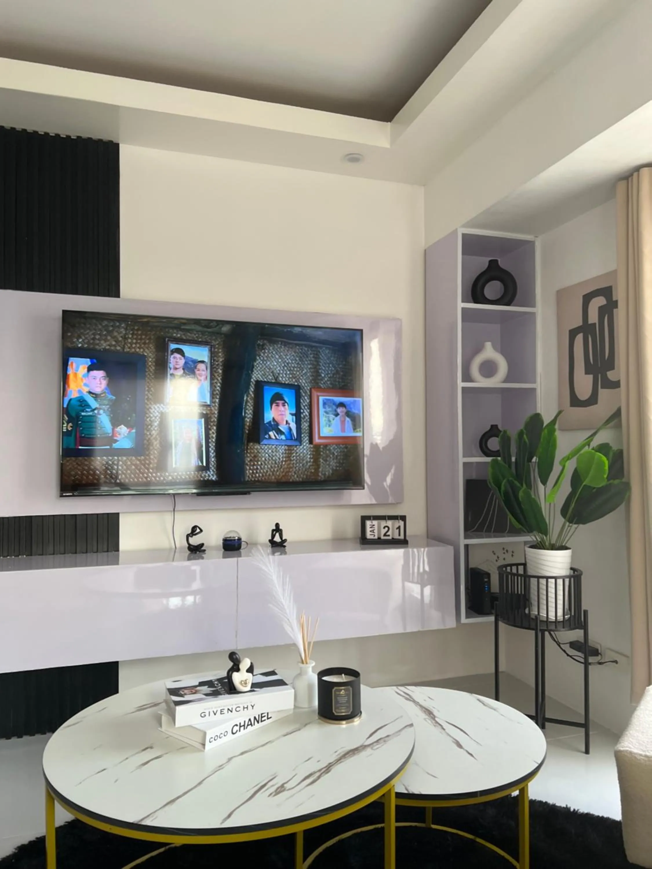 LUCKY 7 Suites