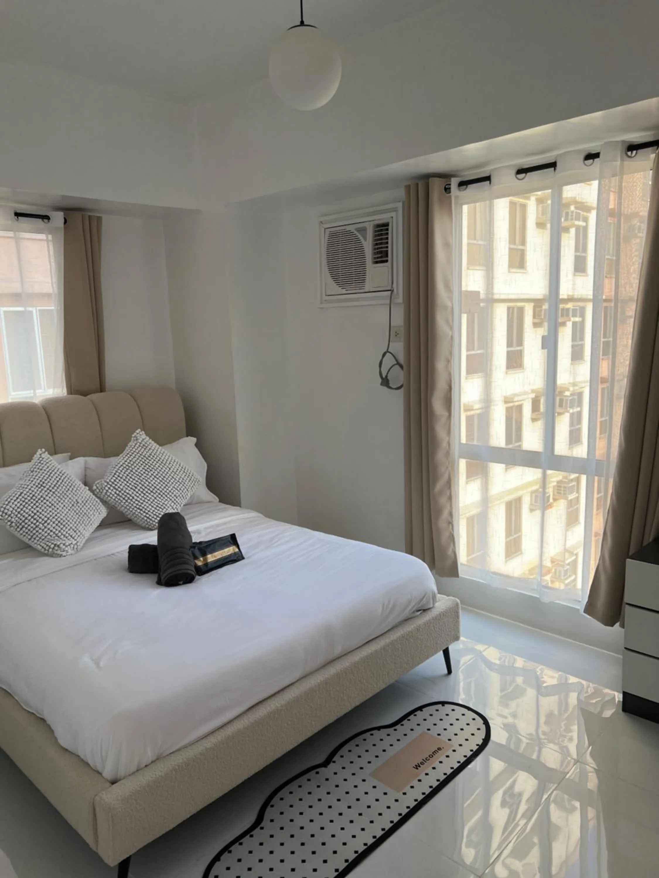 Bed in LUCKY 7 Suites