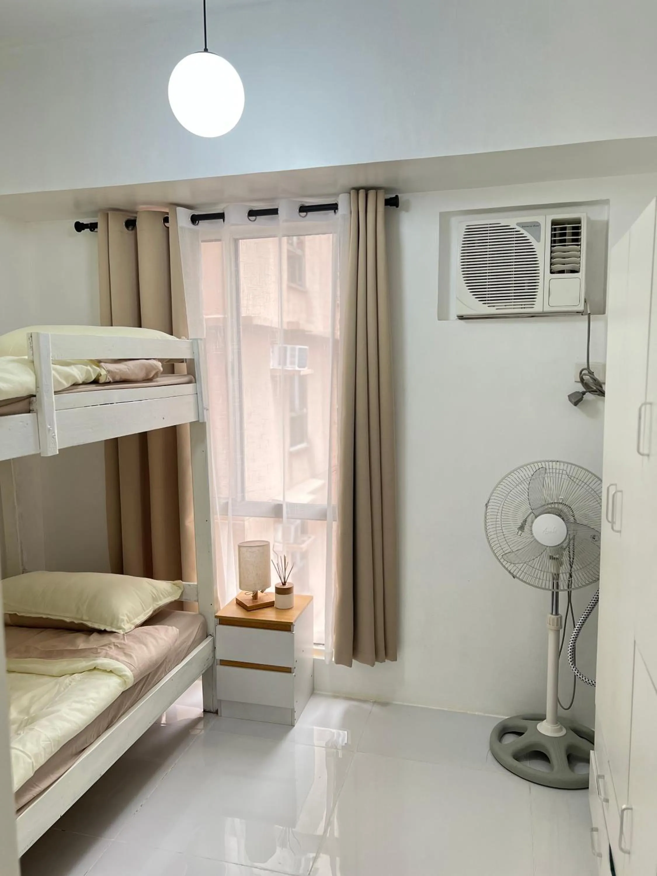 Bed in LUCKY 7 Suites