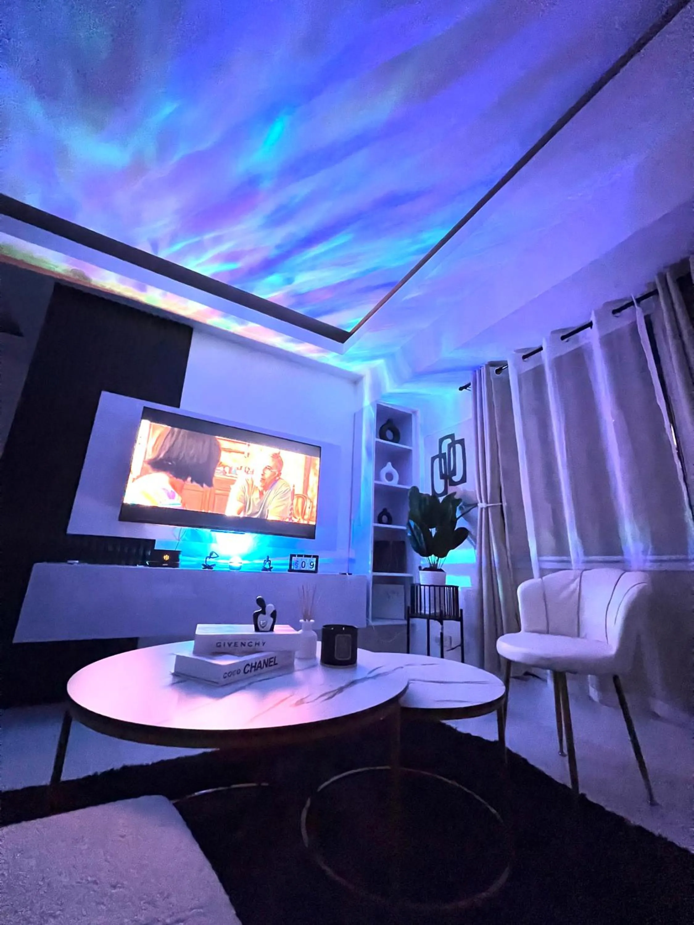 LUCKY 7 Suites