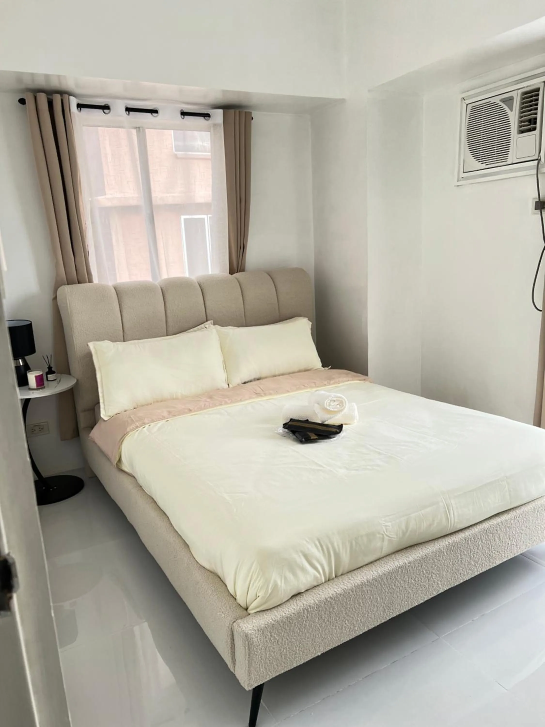 Bed in LUCKY 7 Suites