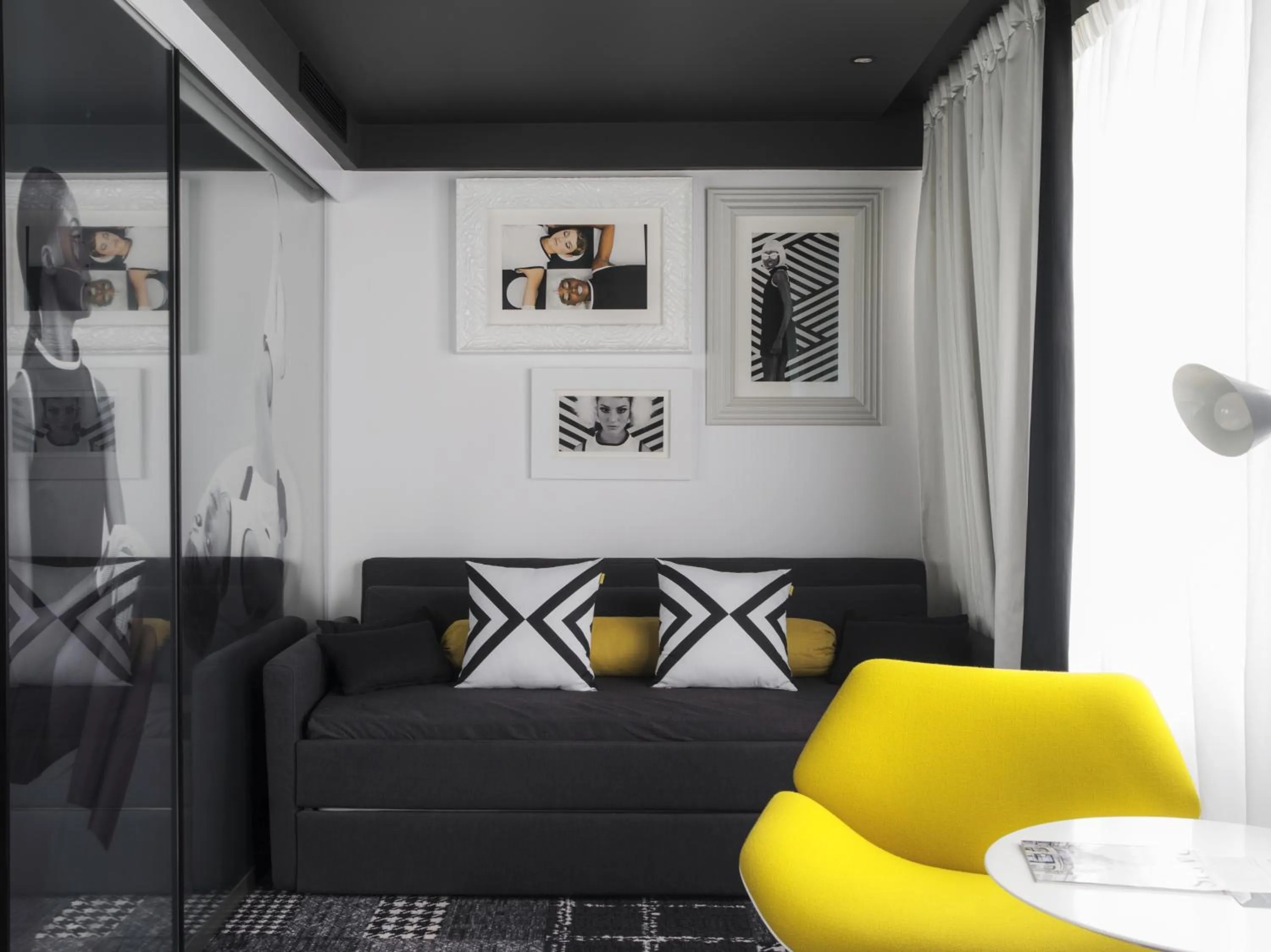 Living room in Hotel Ekta Champs Elysées