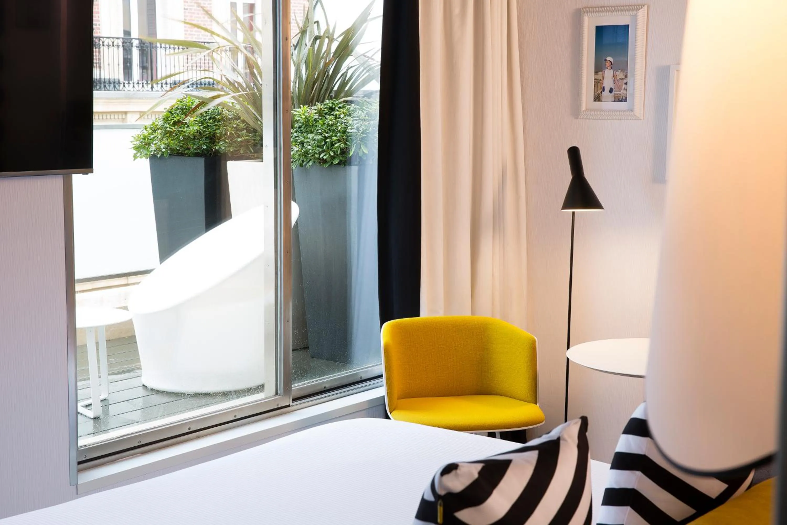 Bedroom in Hotel Ekta Champs Elysées