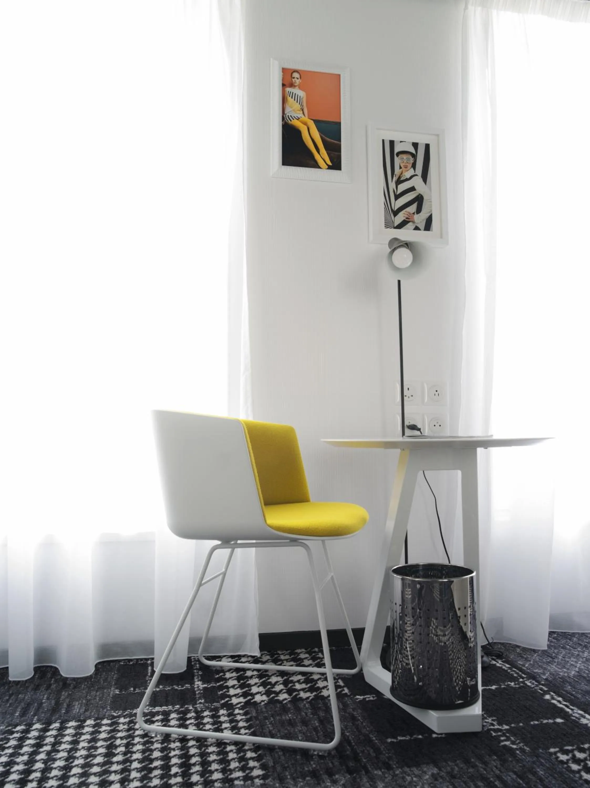 Seating area in Hotel Ekta Champs Elysées