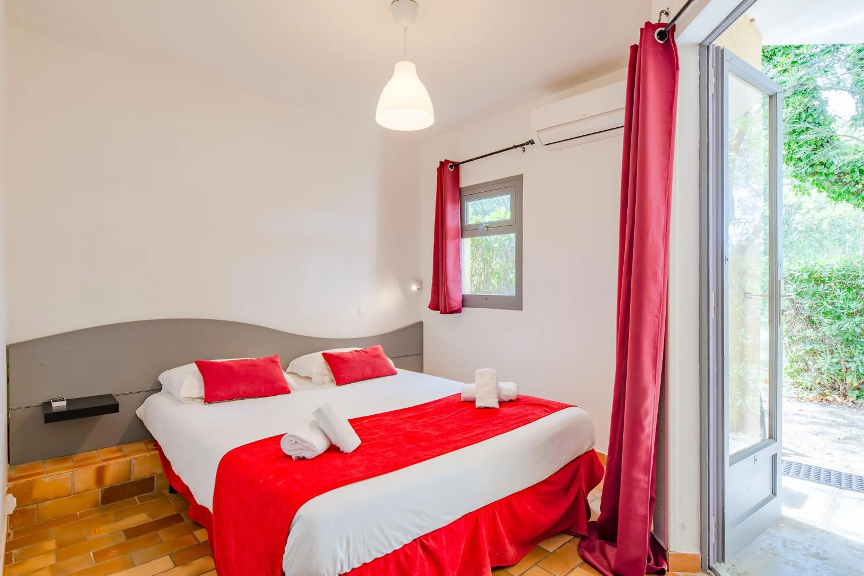 Bed in Marina Hôtel Club