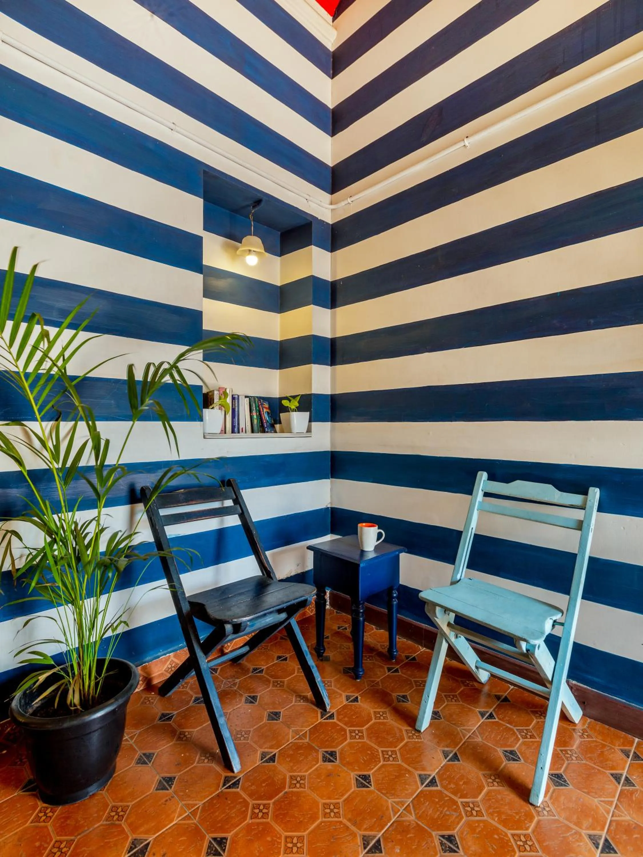 Seating area in goSTOPS Lite Kochi