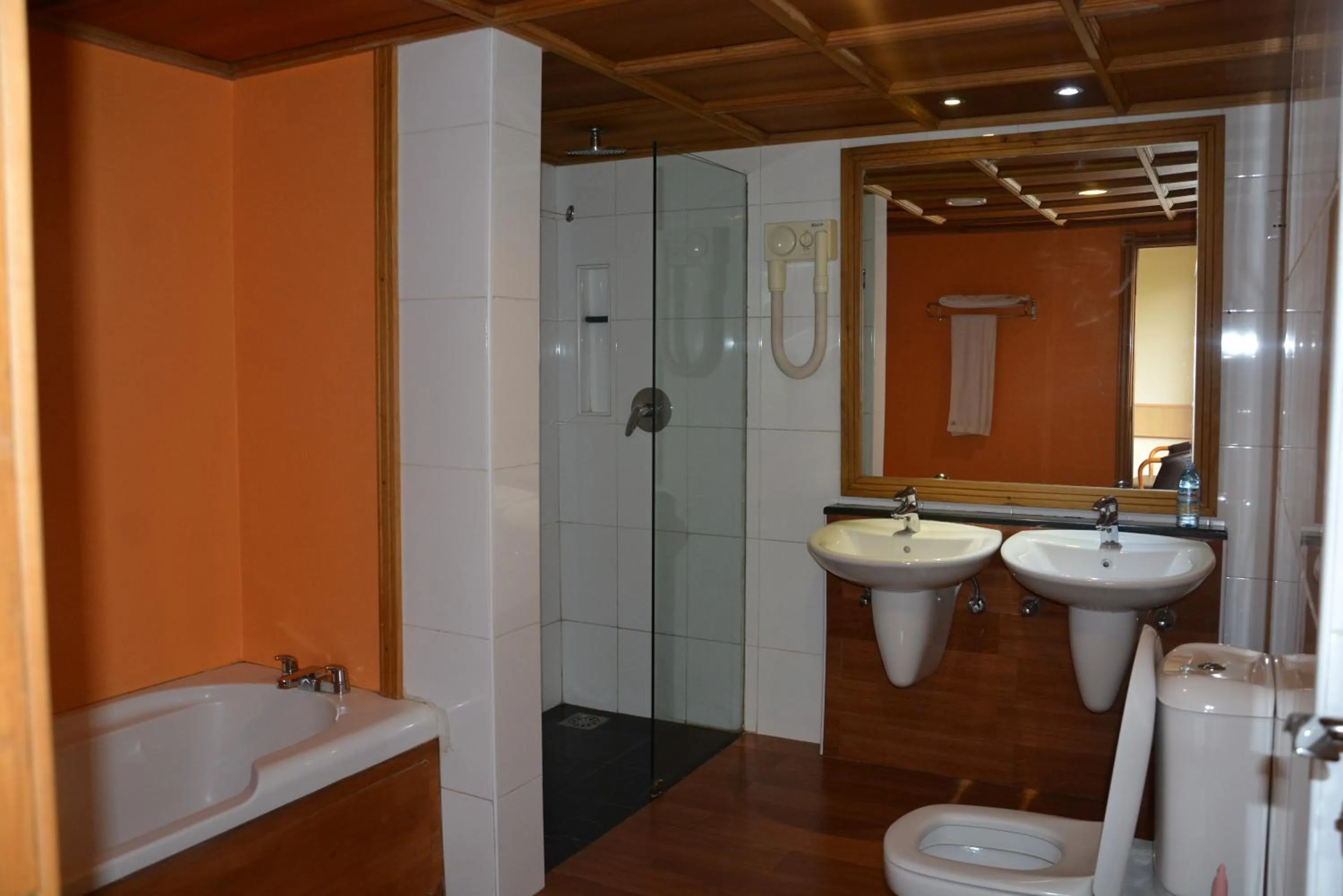 Bathroom in Golf Course Hotel