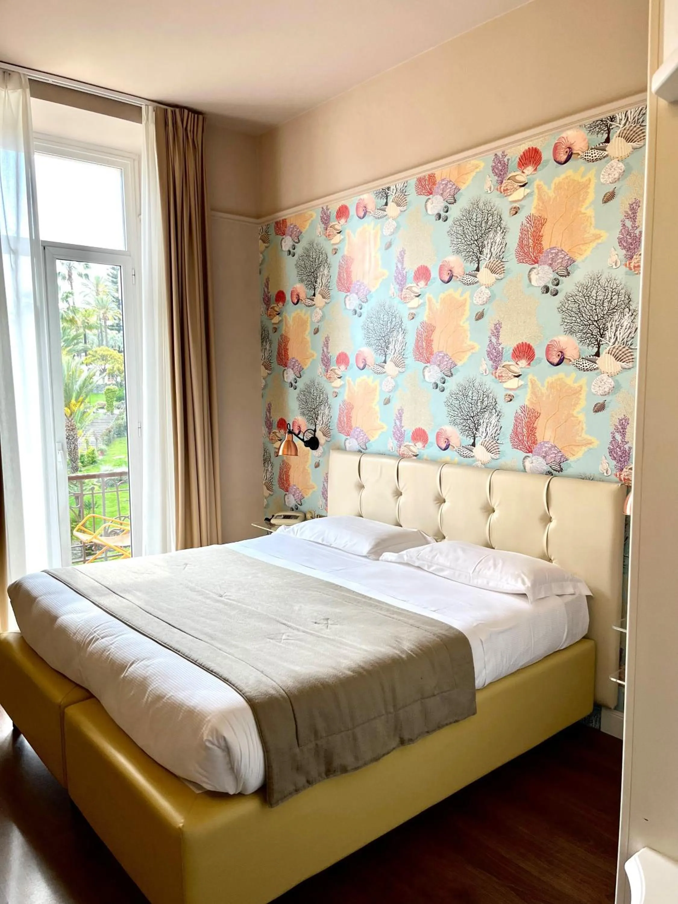 Bed in Lolli Palace Hotel