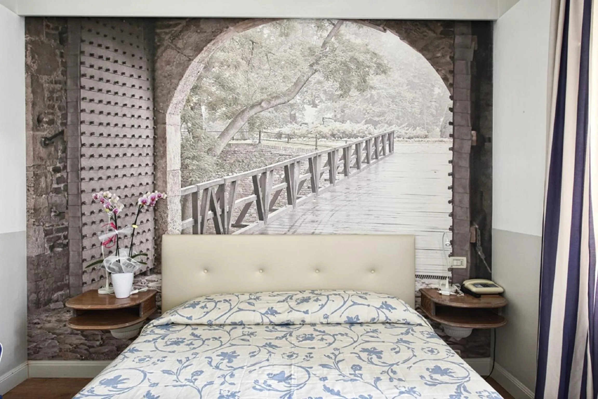 Decorative detail, Bed in Lolli Palace Hotel