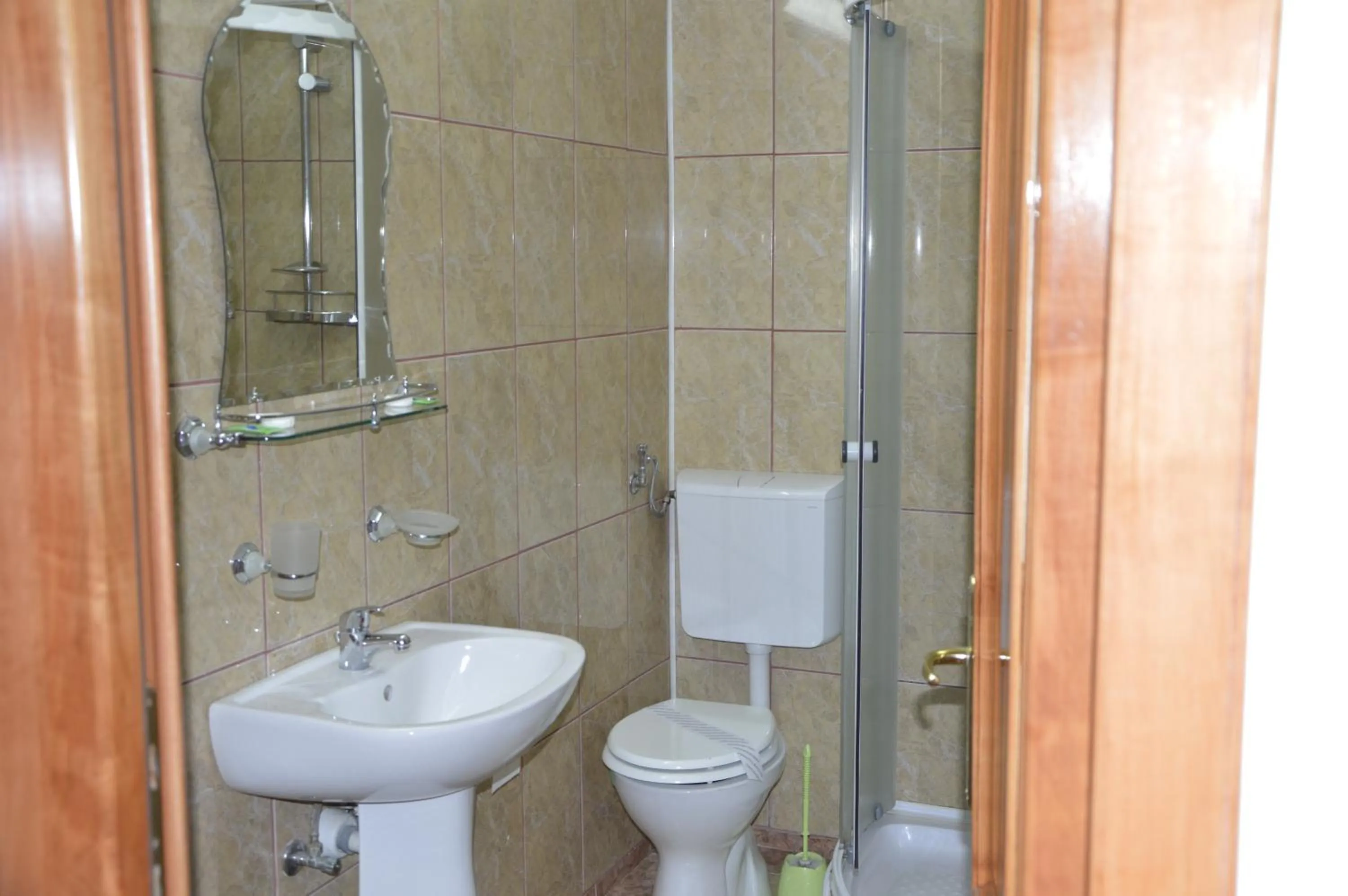 Bathroom in Motel Buti