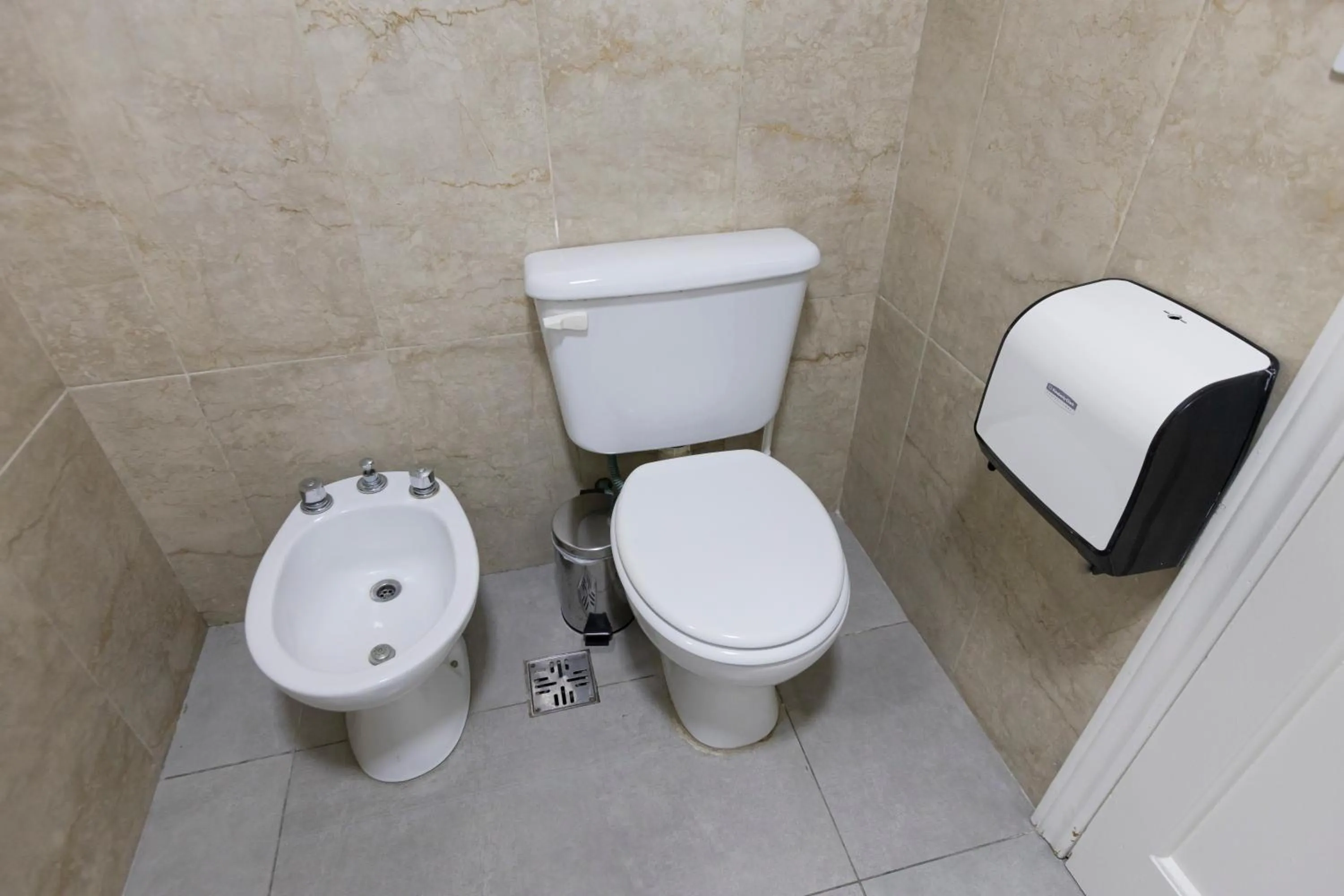 Bathroom in Gugasuites