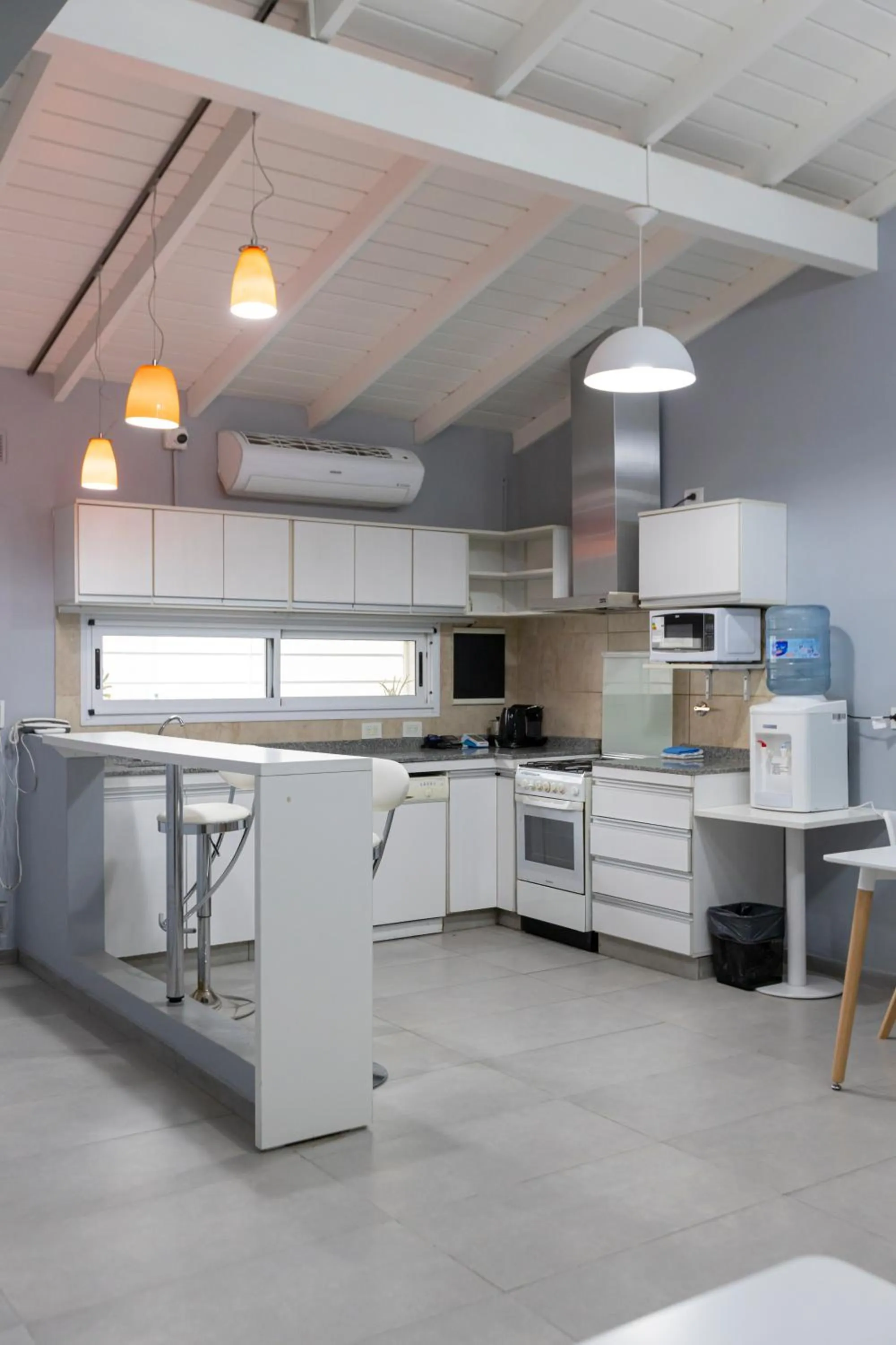 Kitchen or kitchenette in Gugasuites