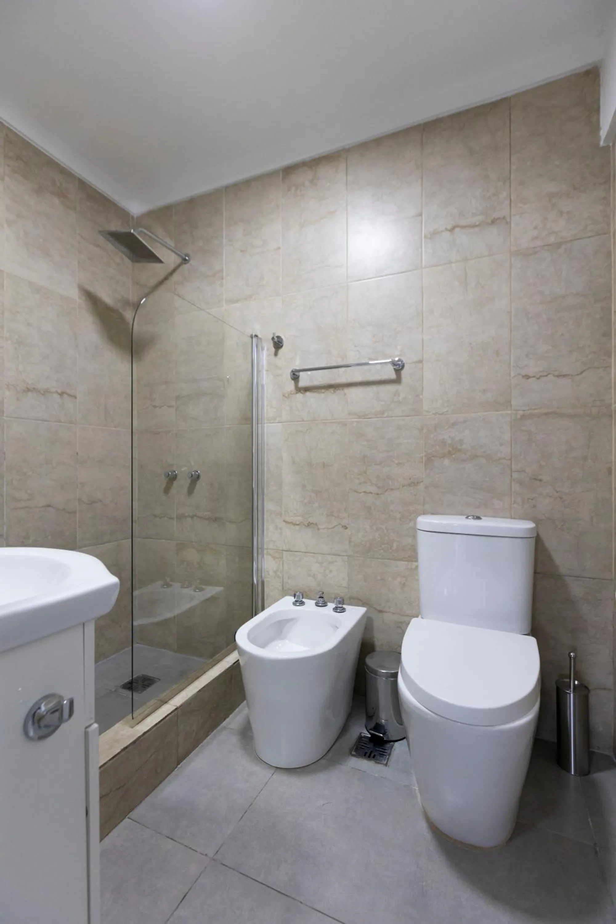 Bathroom in Gugasuites