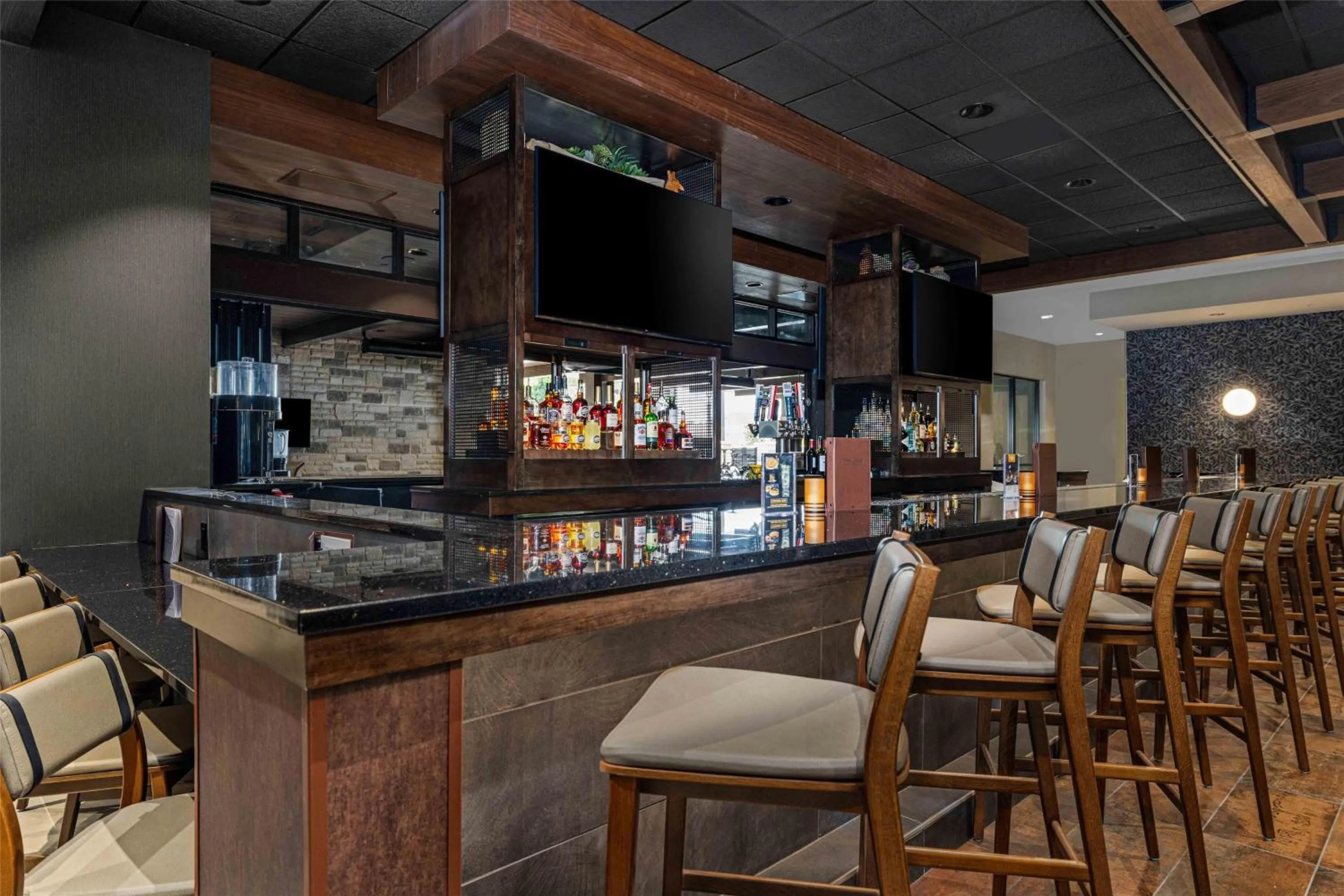 Lounge or bar in Drury Plaza Hotel Pigeon Forge
