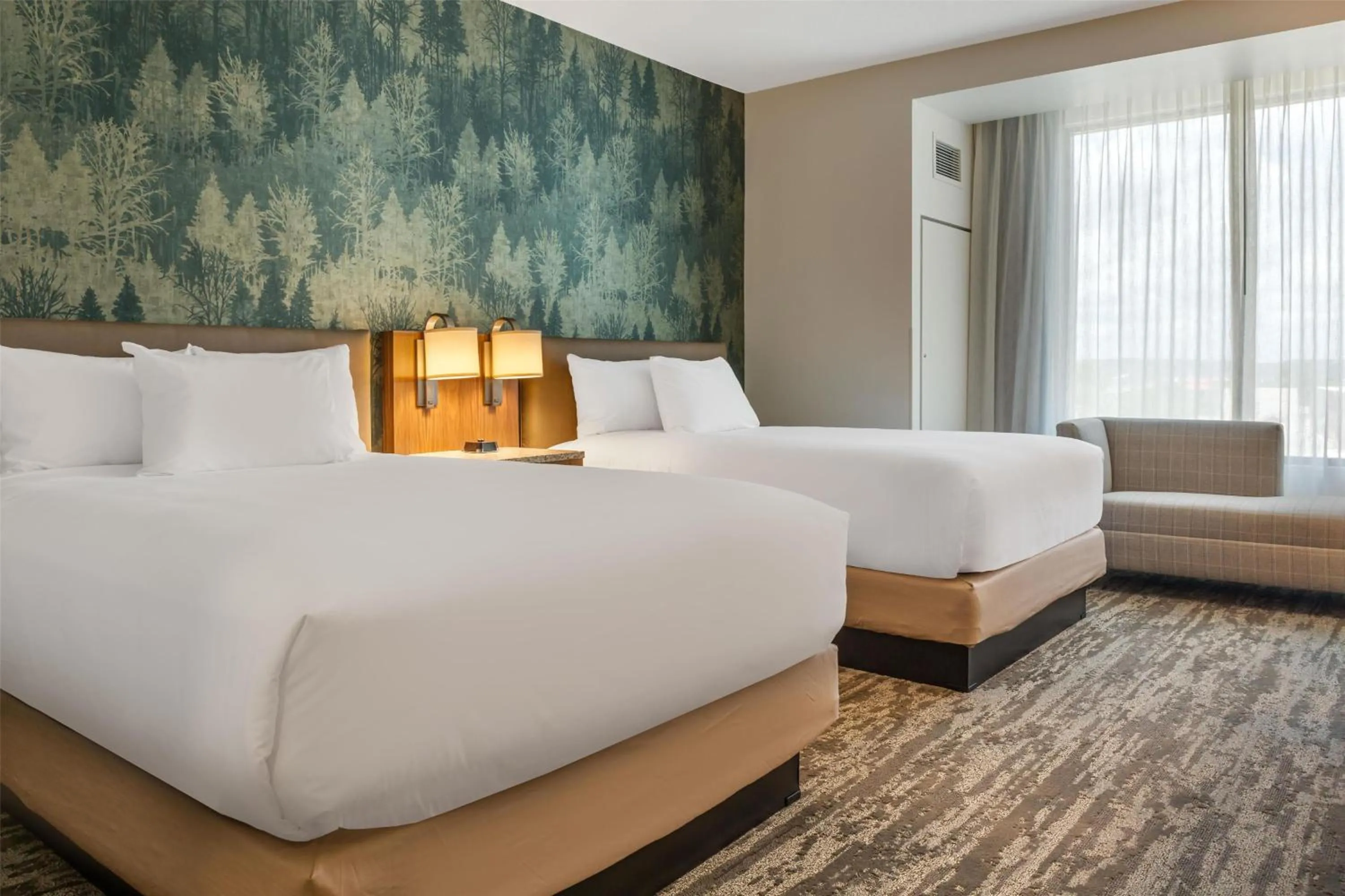 Bedroom, Bed in Drury Plaza Hotel Pigeon Forge