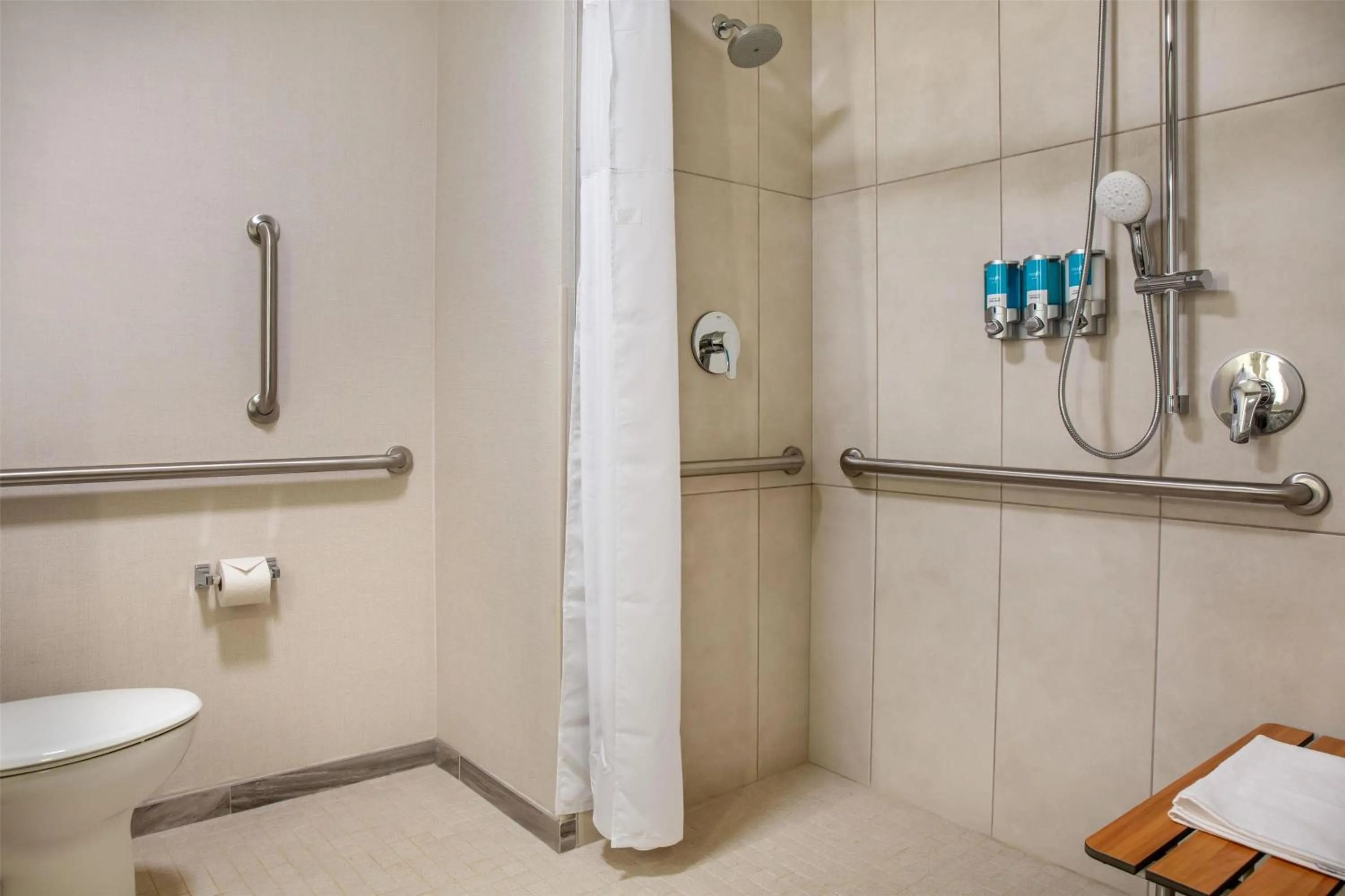 Bathroom in Drury Plaza Hotel Pigeon Forge