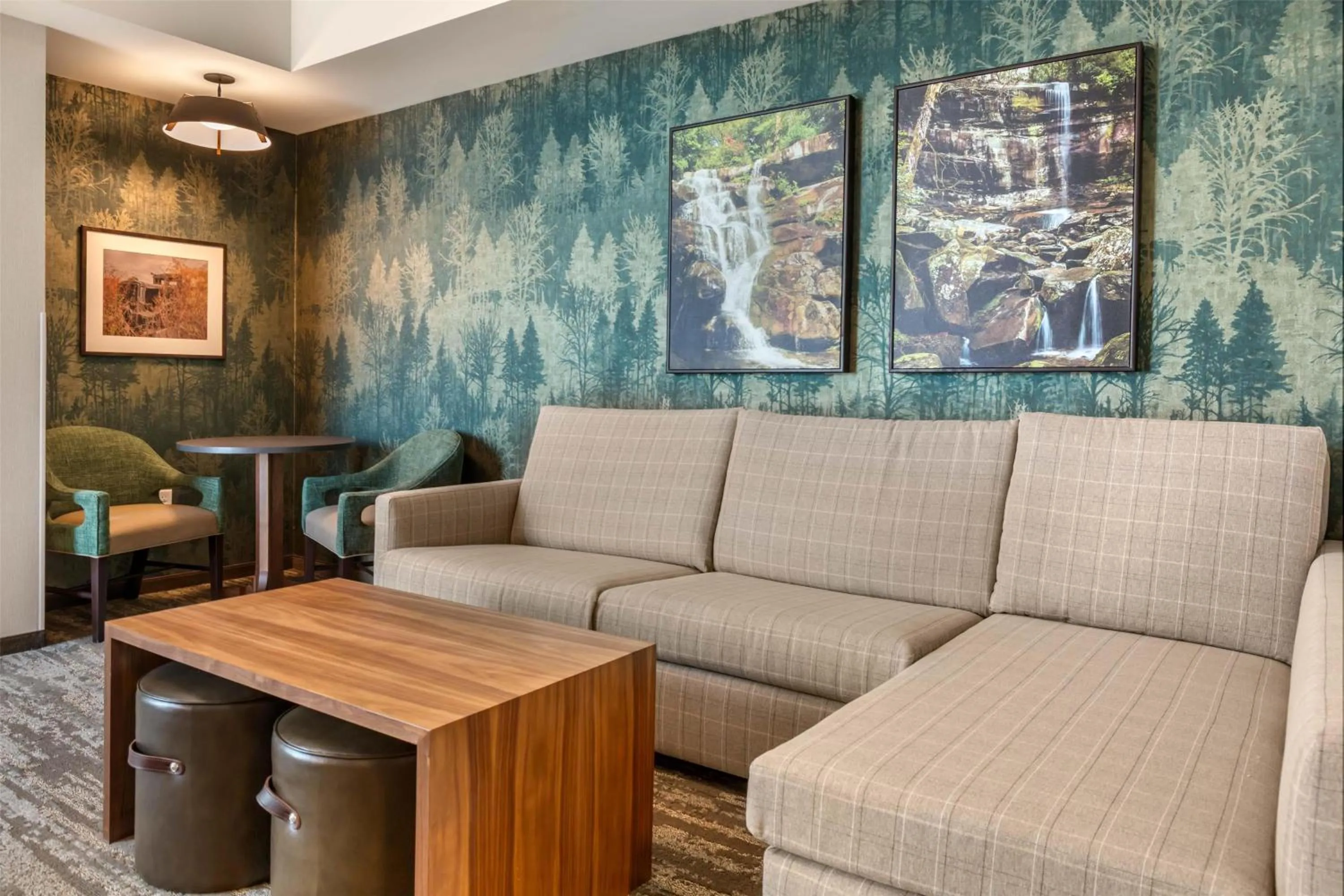 Bedroom in Drury Plaza Hotel Pigeon Forge