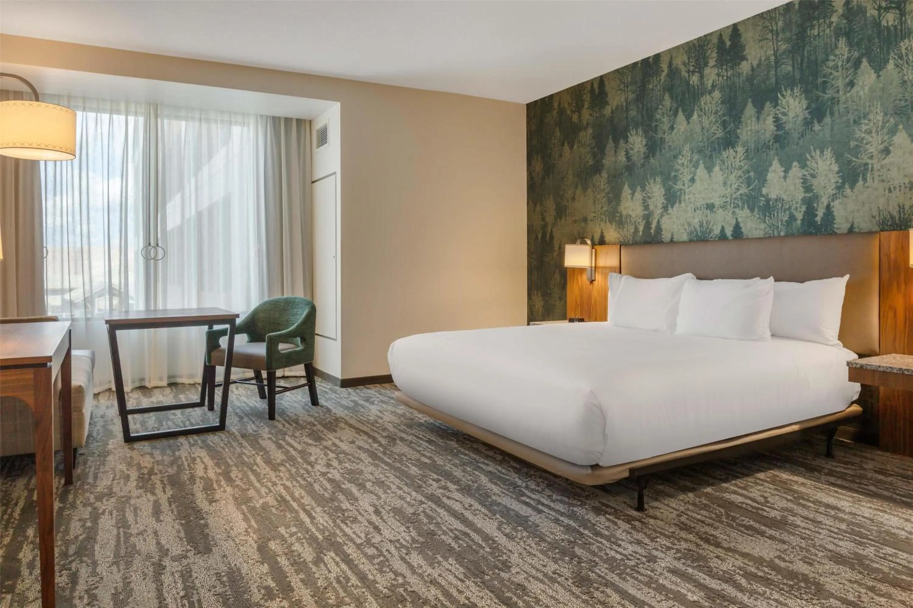 Bedroom, Bed in Drury Plaza Hotel Pigeon Forge