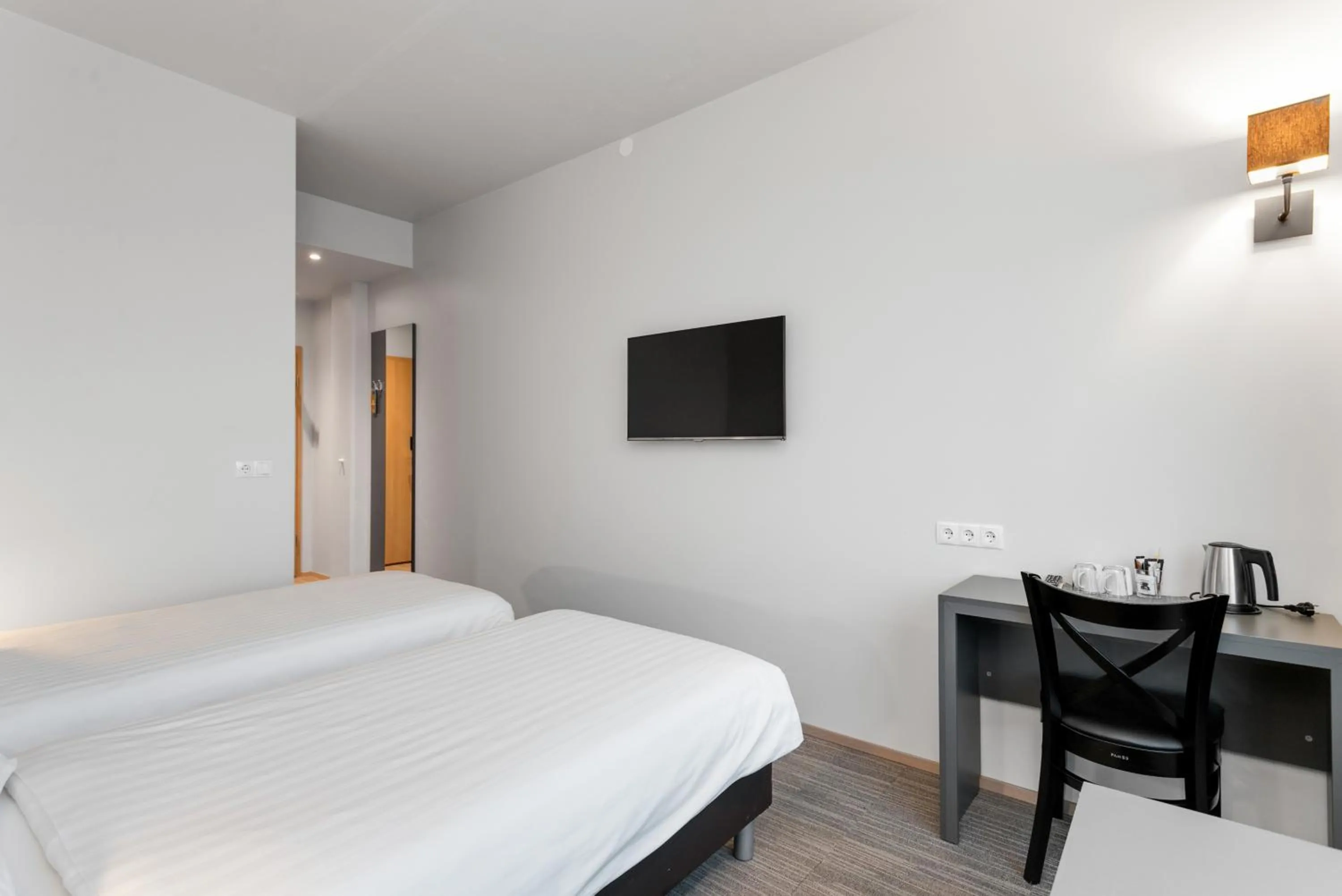 Bedroom, Bed in Hotel Vellir