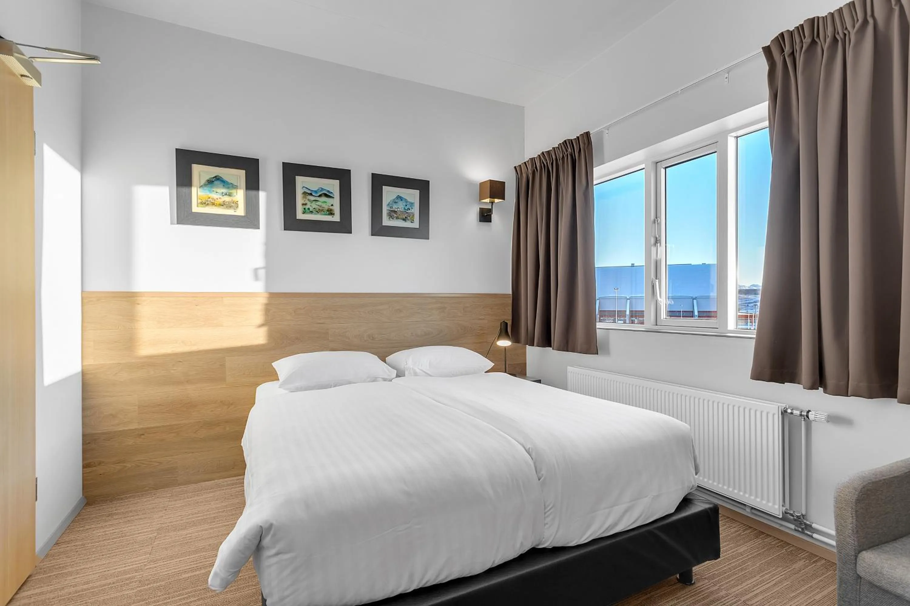 Bedroom, Bed in Hotel Vellir